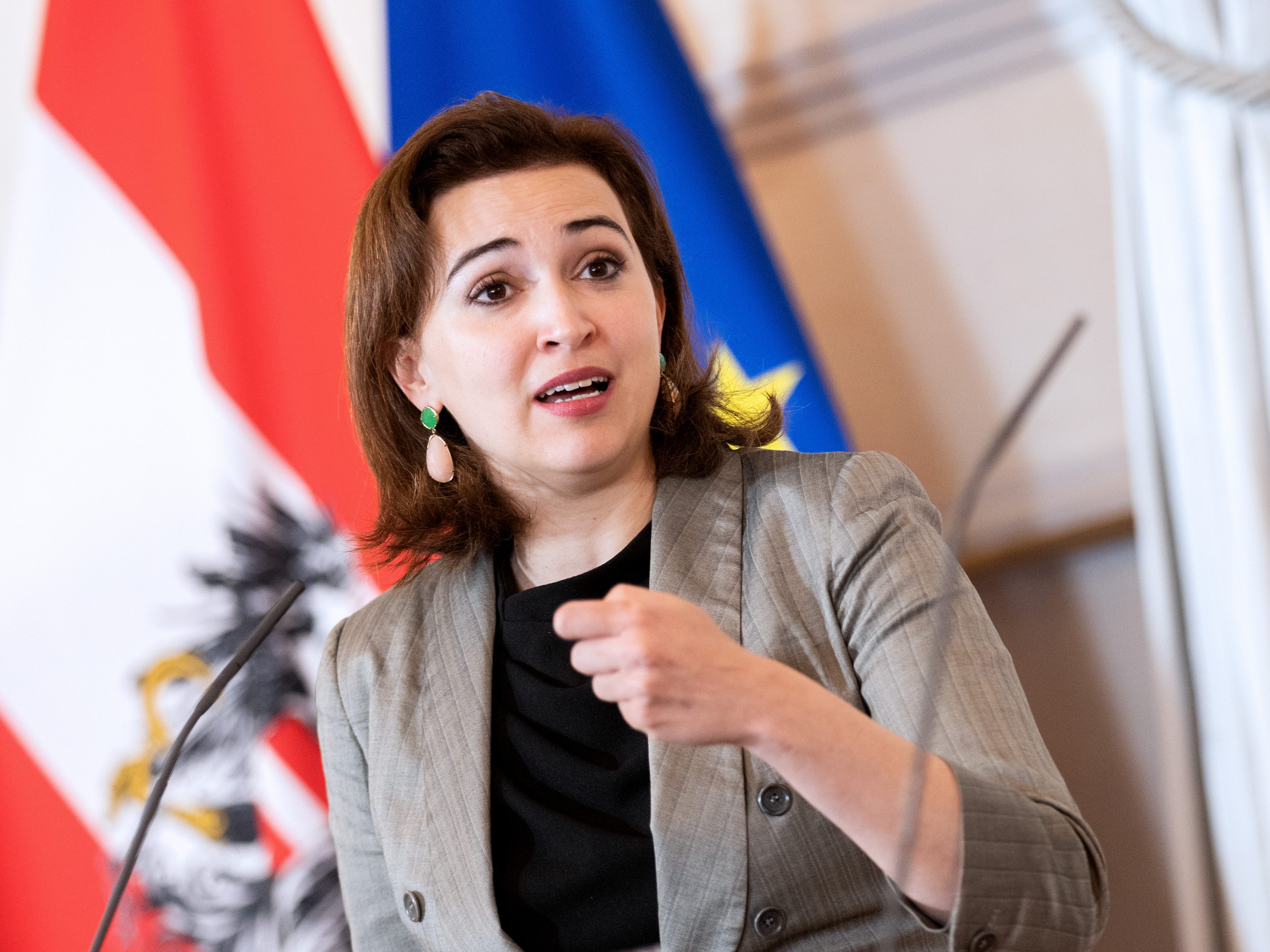 Das von Alma Zadic geleitete Justizministerium weist die Forderung nach einer Abschaffung der WKStA zurück. Das von Alma Zadic geleitete Justizministerium weist die Forderung nach einer Abschaffung der WKStA zurück.