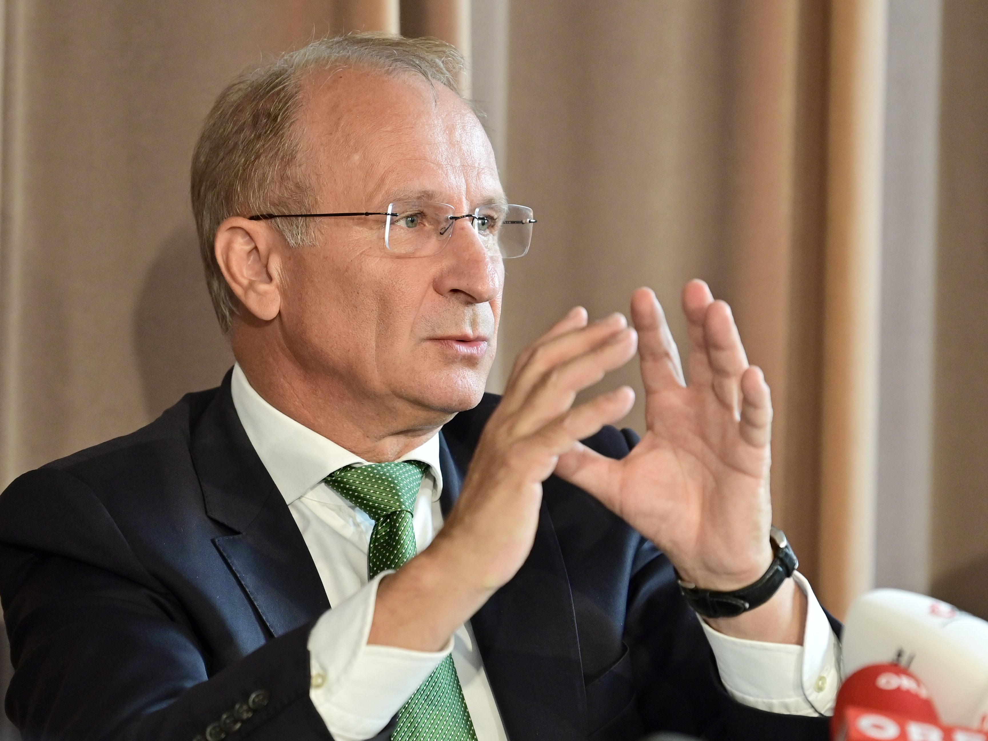 Weinberger fordert "Stopp der Zubetonierung Österreichs". Weinberger fordert "Stopp der Zubetonierung Österreichs".