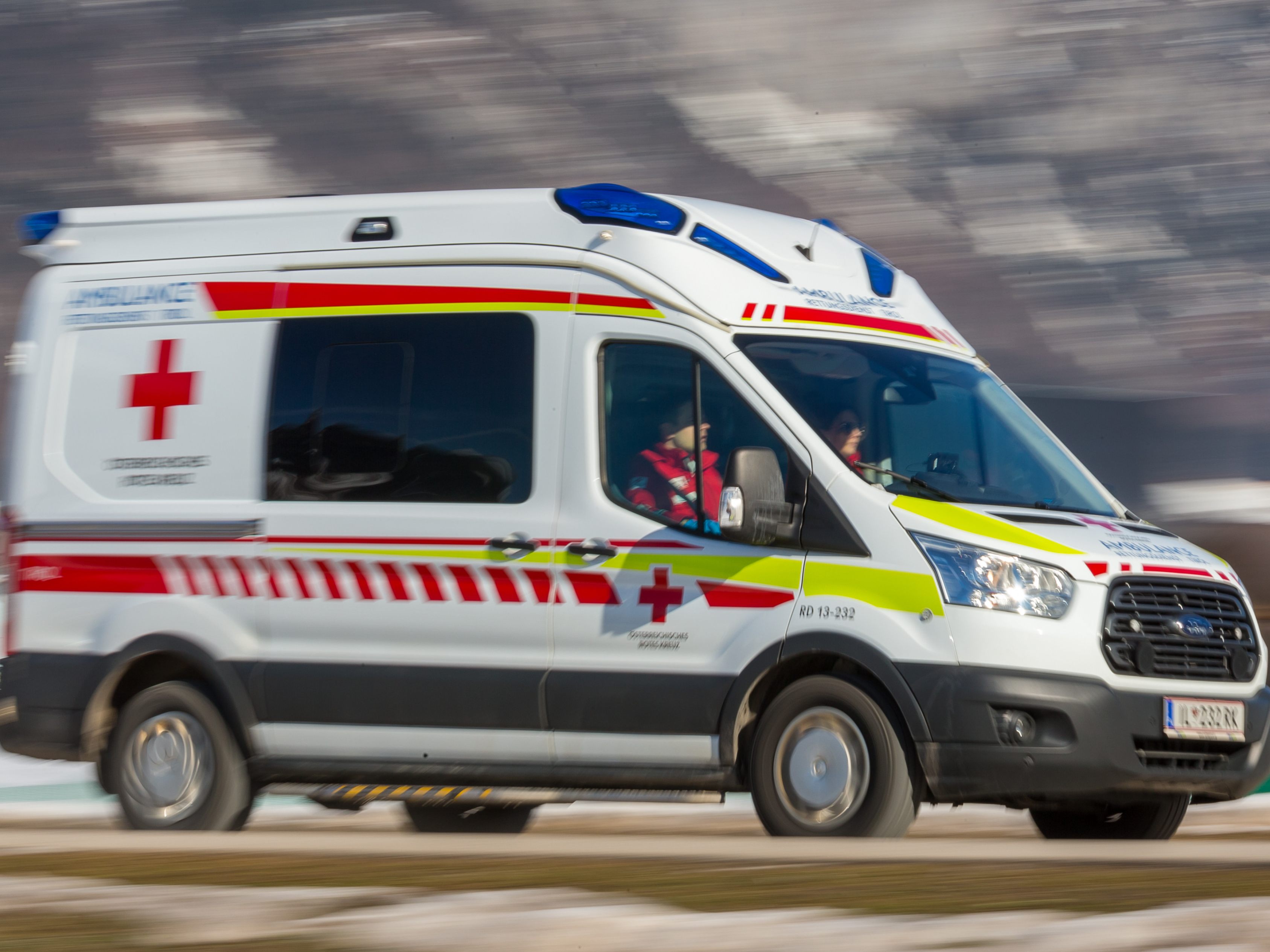 Ein PKW-Lenker ist am Sonntag bei einem Autounfall im Bezirk Zwettl ums Leben gekommen