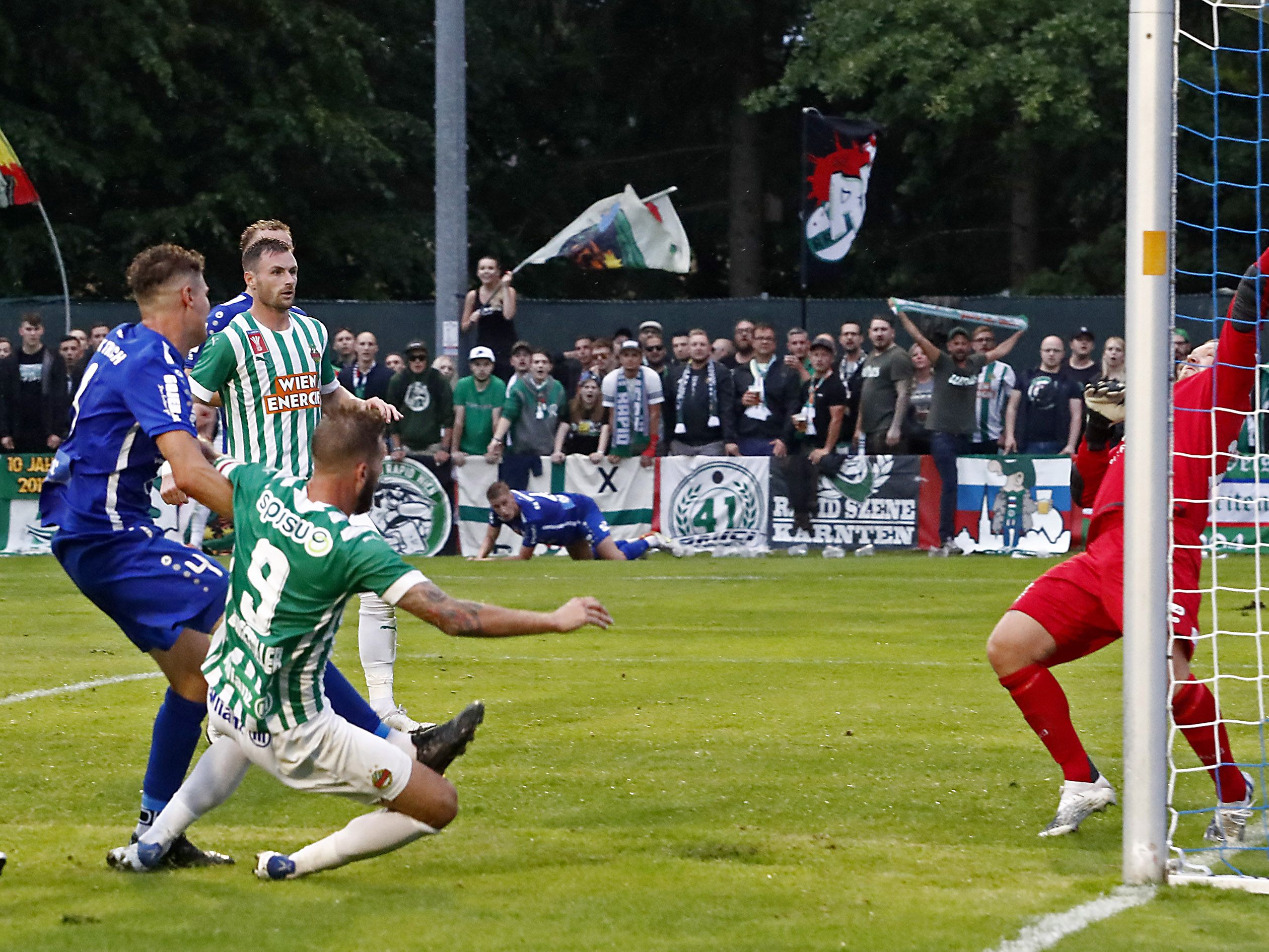 In der Nachspielzeit erzielte Rapid Wien den Siegestreffer.