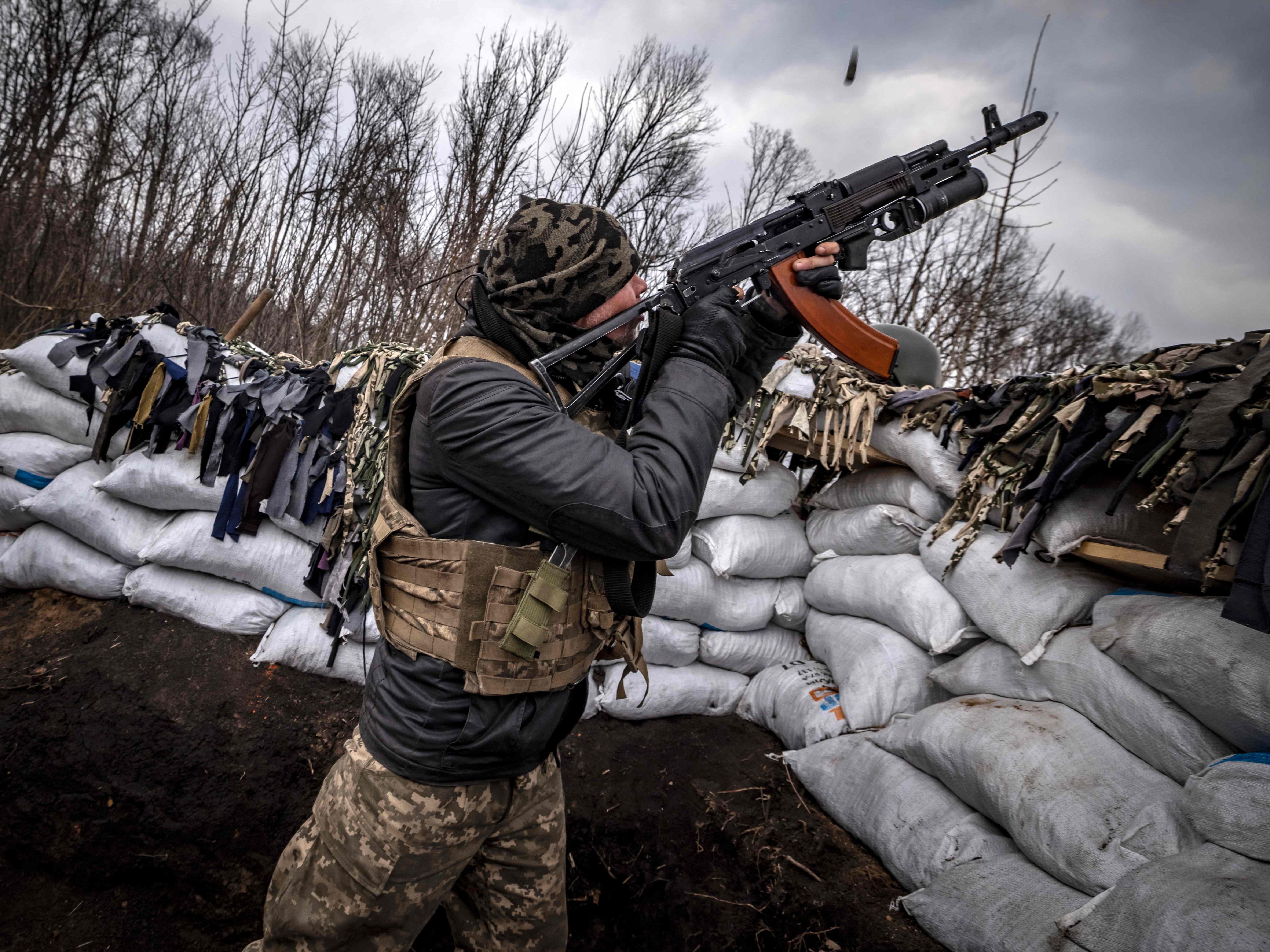 Bei Kämpfen im Donbass sollen die russischen Truppen laut ukrainischen Angaben schwere Verluste erlitten haben. Bei Kämpfen im Donbass sollen die russischen Truppen laut ukrainischen Angaben schwere Verluste erlitten haben.