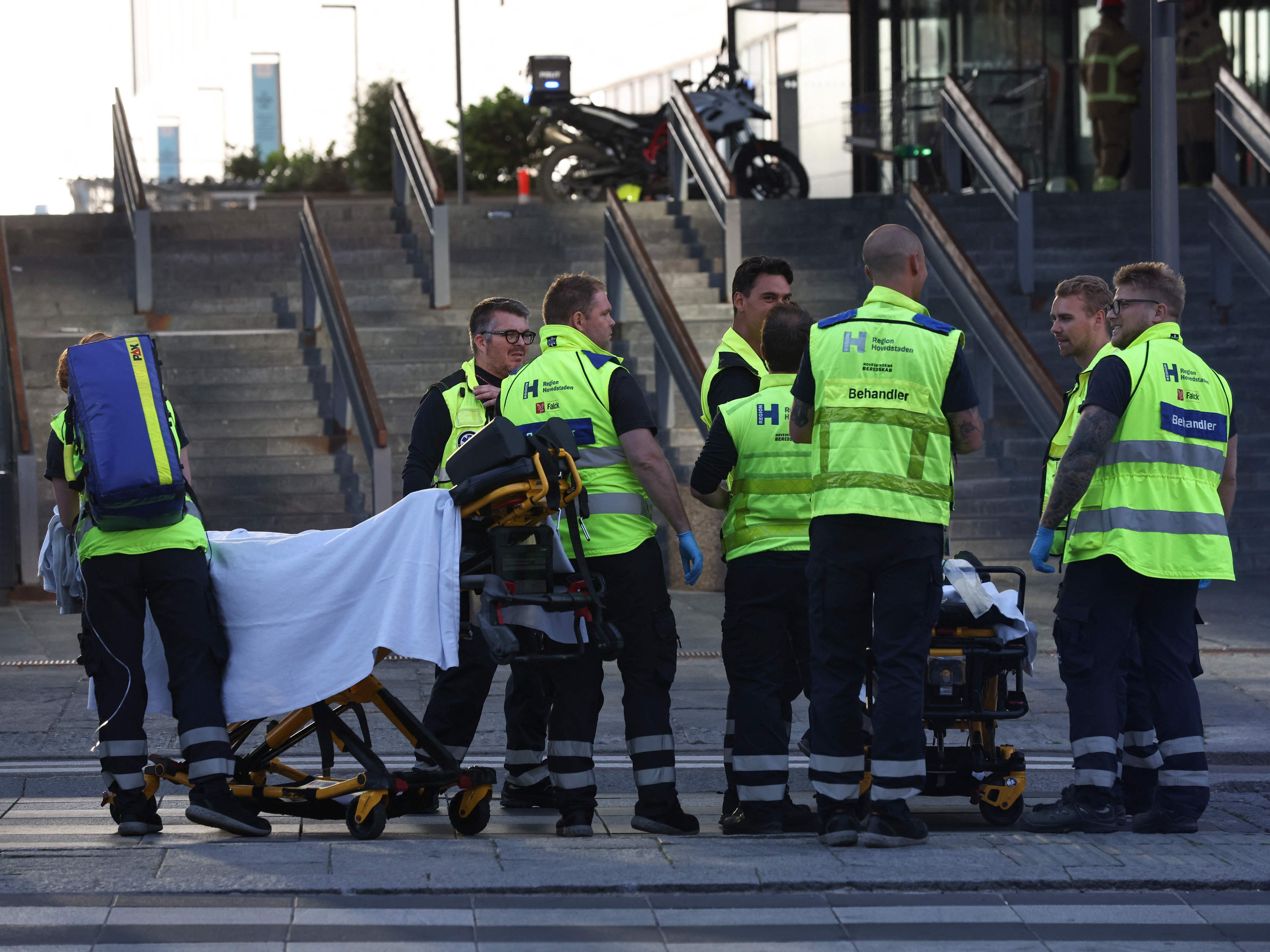 Mehrere Tote nach Schüssen in Einkaufszentrum in Kopenhagen. Mehrere Tote nach Schüssen in Einkaufszentrum in Kopenhagen.
