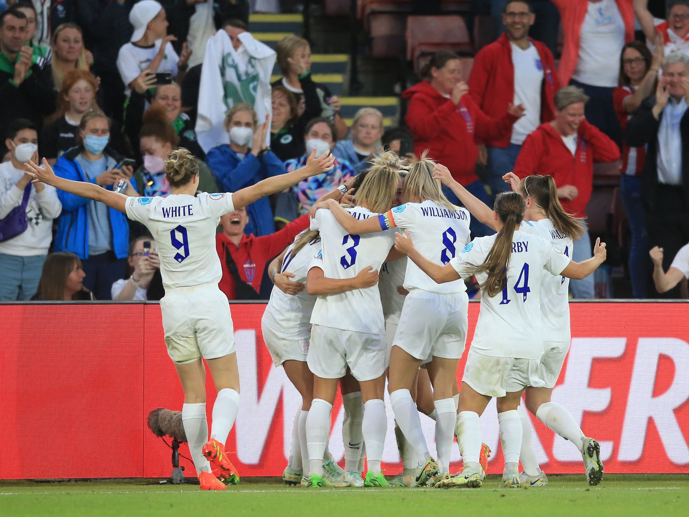 Englands Frauen jubeln über den verdienten Einzug ins EM-Finale.