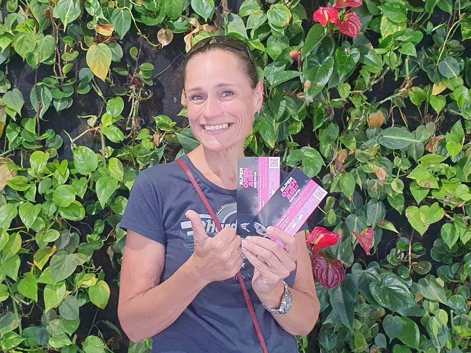 Bea erhält 2 Tickets für das Alpen Open Air. Herzlichen Glückwunsch!