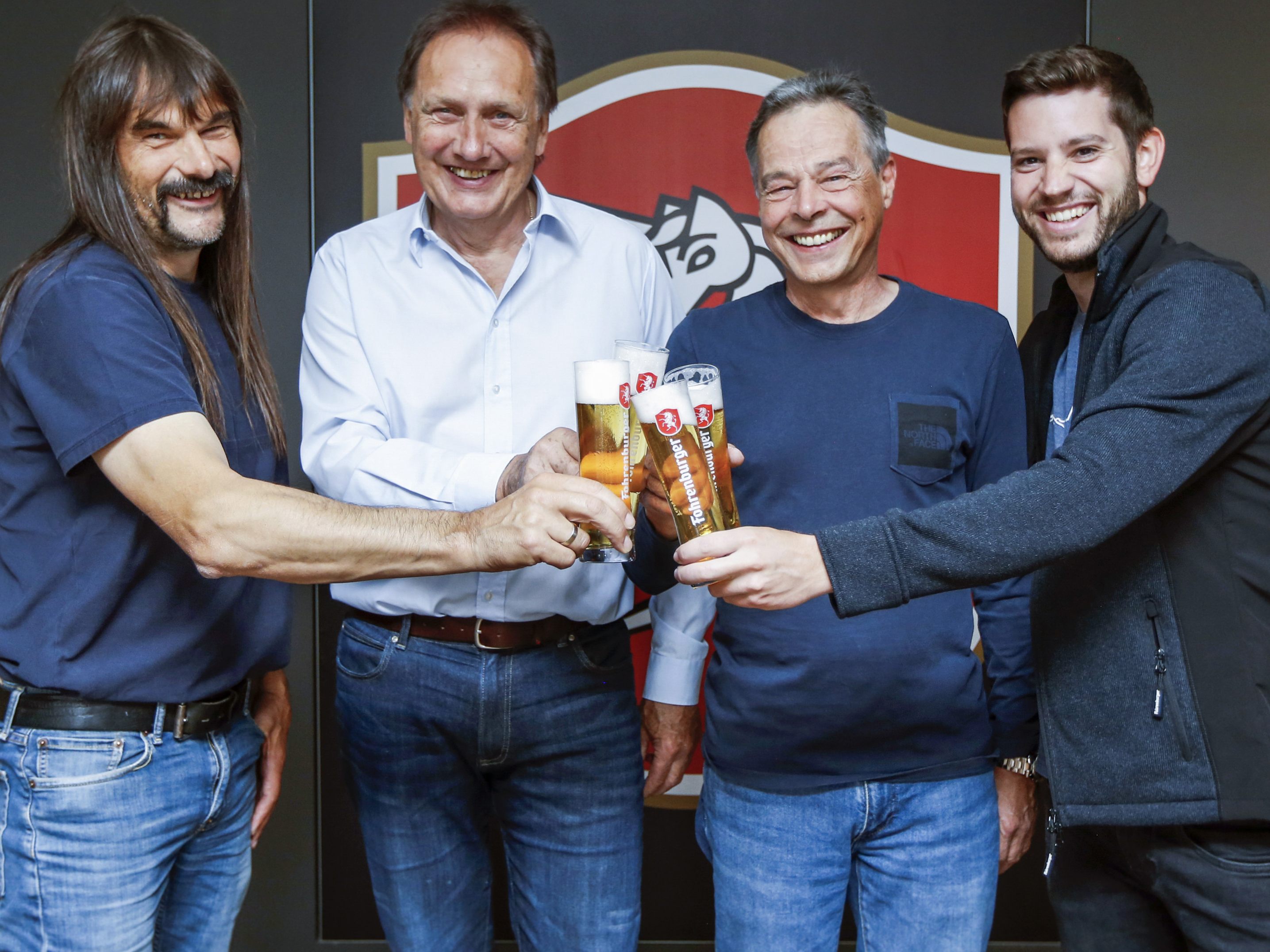 Alpenverein Vorarlberg und Brauerei Fohrenburg sind mehr als zufrieden mit der neuen Partnerschaft.