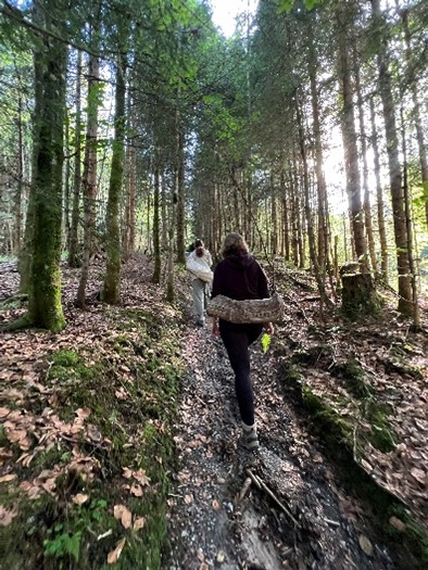 Nach und nach verstand ich, weshalb uns Anna gebeten hatte, gute Schuhe anzuziehen.