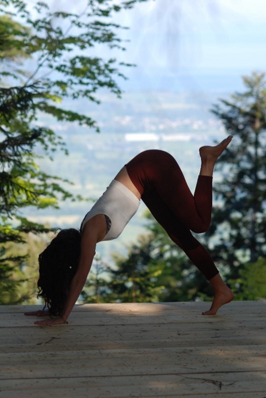 Die junge Dornbirnerin ist bereits seit fünf Jahren als Yogalehrerin aktiv.