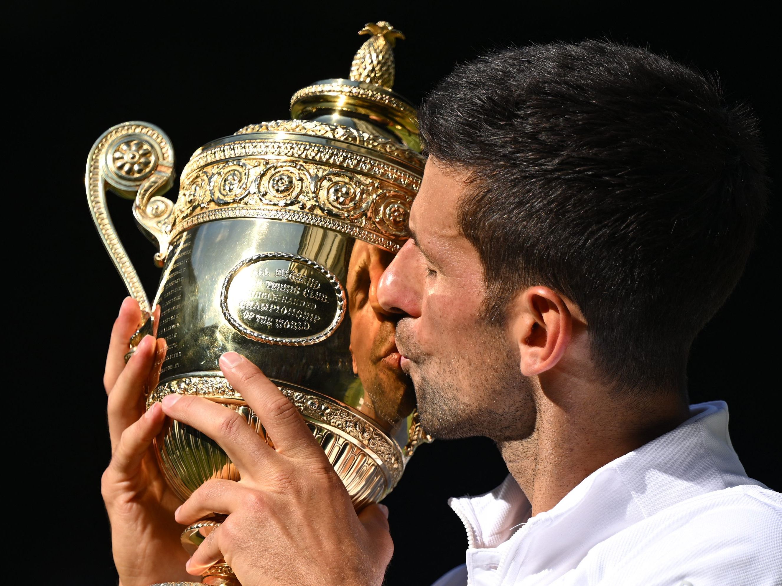 Djokovic in Wimbledon auch von Kyrgios nicht zu schlagen. Djokovic in Wimbledon auch von Kyrgios nicht zu schlagen.