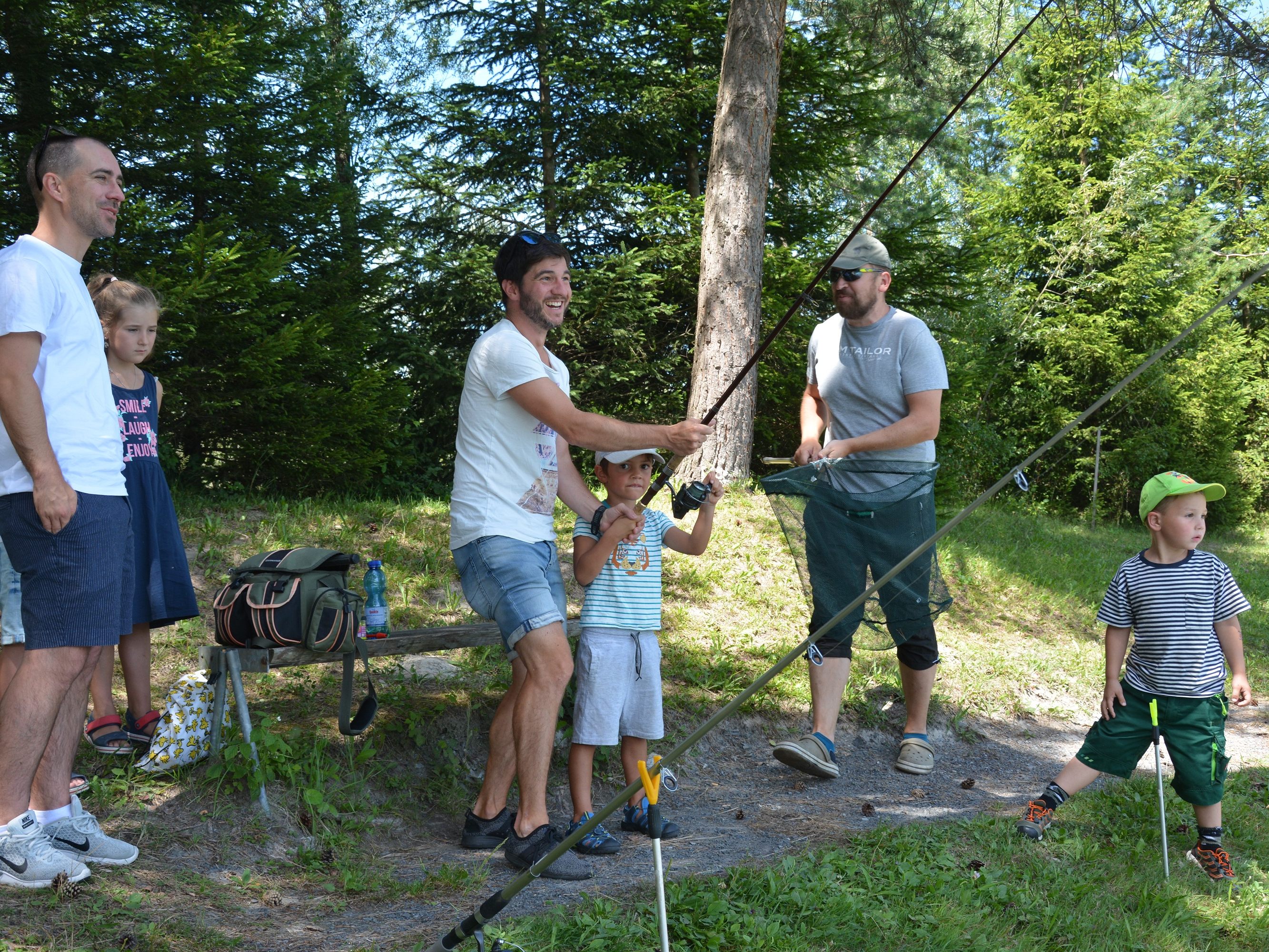 Spannend und lehrreich: Der Fischernachmittag beim Galinasee.