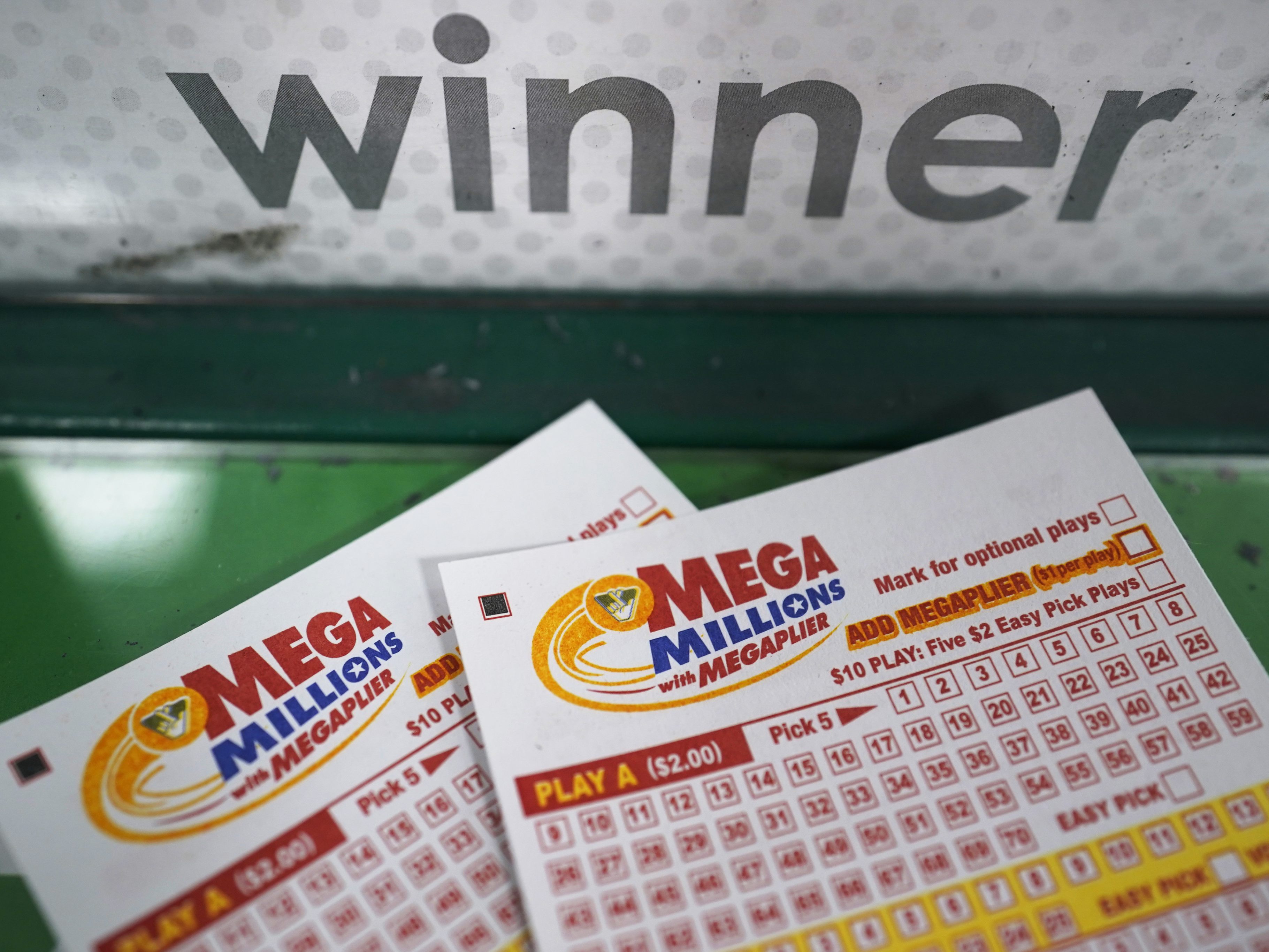 Die Wahrscheinlichkeit, den Jackpot zu gewinnen, lag bei 1 zu 302,5 Millionen. Die Wahrscheinlichkeit, den Jackpot zu gewinnen, lag bei 1 zu 302,5 Millionen.