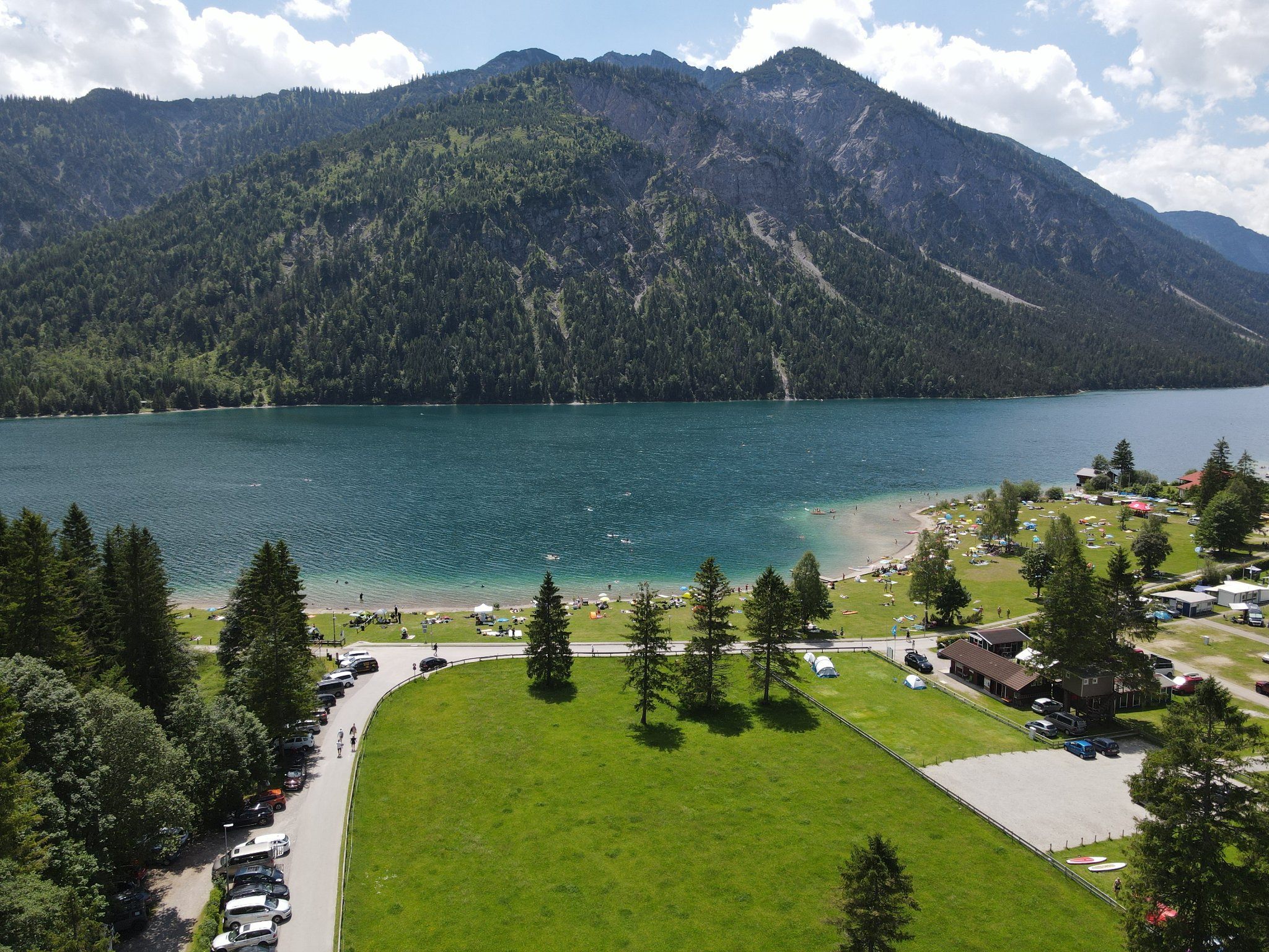 Smaragdgrünes Wasser, ein Paradies für Taucher