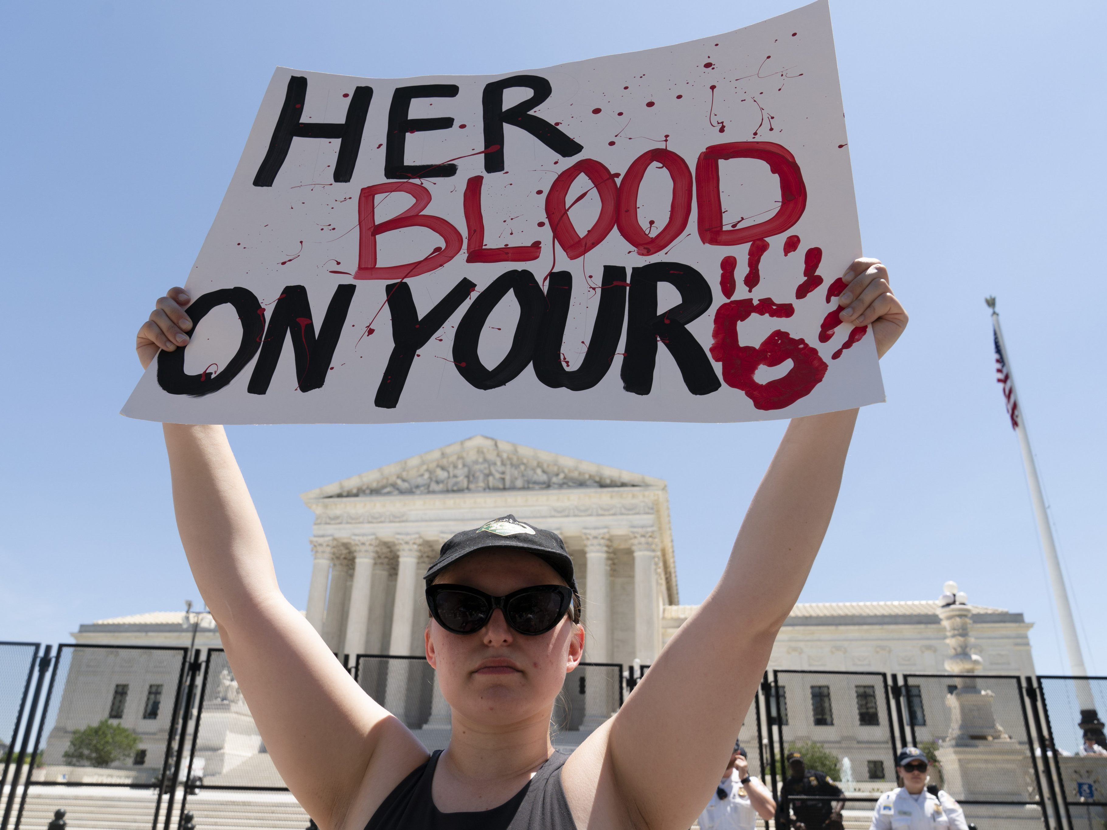 Eine Zehnjährige aus den USA muss aufgrund der Änderung des Abtreibungsgesetzes ein Baby nach einer Vergewaltigung austragen.