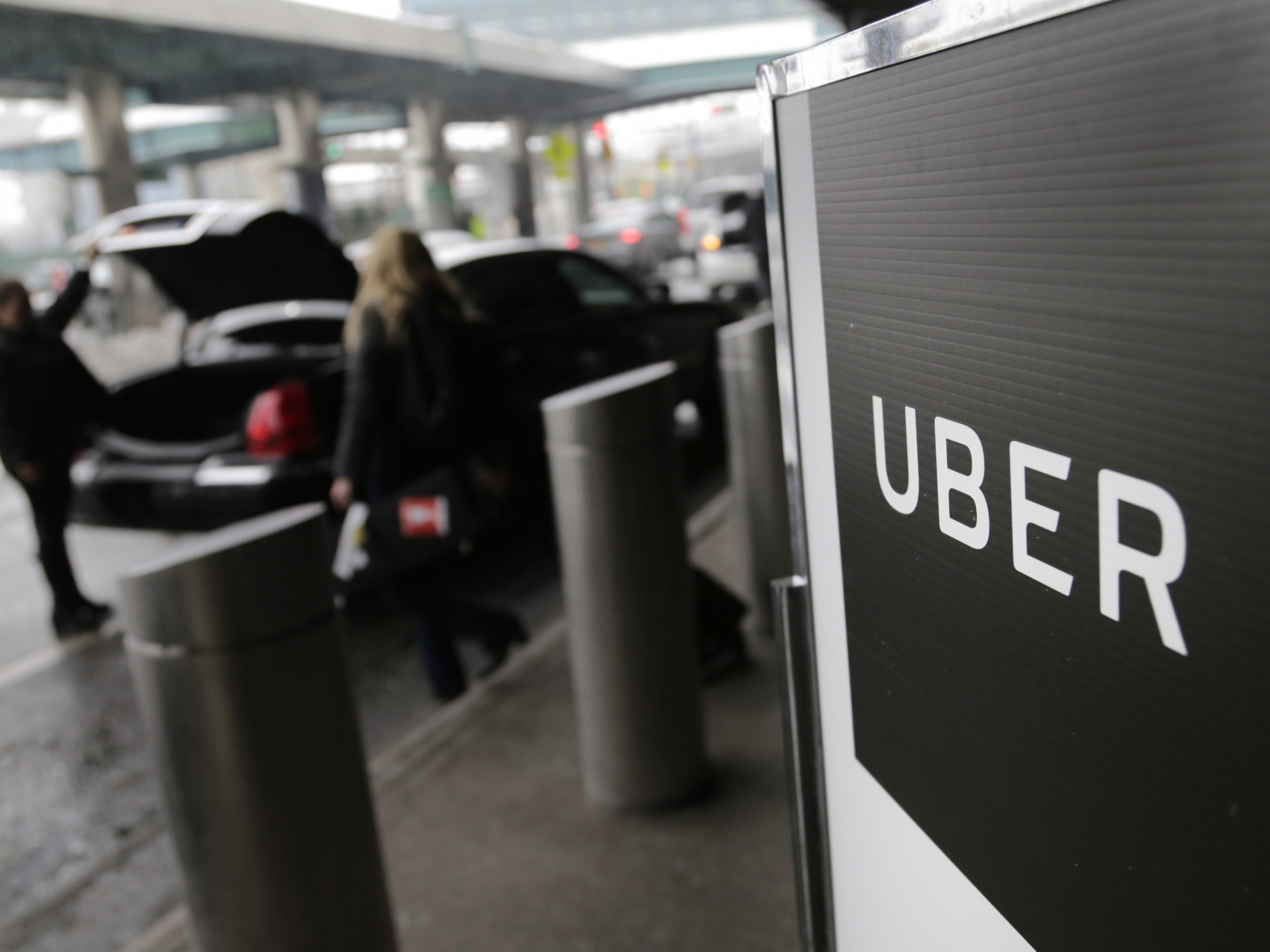 Mehr als 500 Frauen verklagen Uber. Mehr als 500 Frauen verklagen Uber.