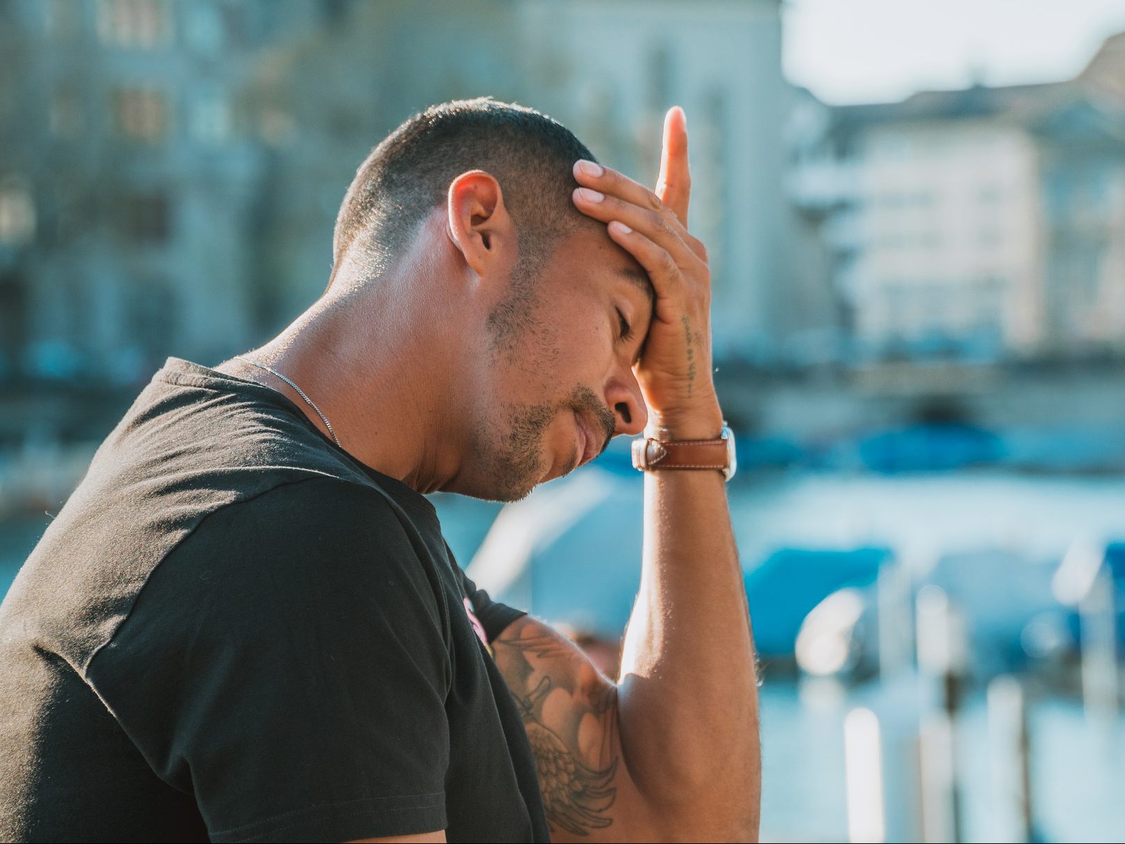Laut einer Umfrage blickt die Mehrheit der Österreicher pessimistisch in die Zukunft. Laut einer Umfrage blickt die Mehrheit der Österreicher pessimistisch in die Zukunft.