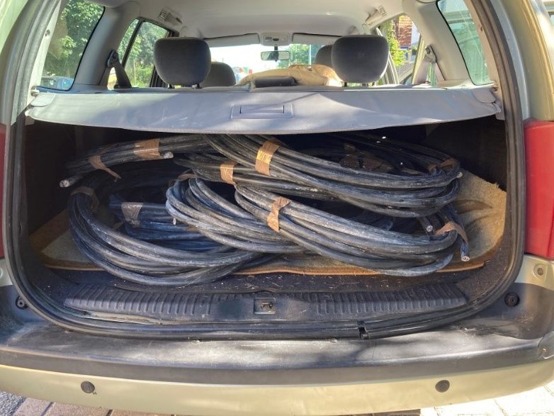 Ein Mann soll mehrere Tonnen an Kupferkabel gestohlen und weiterverkauft haben. Ein Mann soll mehrere Tonnen an Kupferkabel gestohlen und weiterverkauft haben.