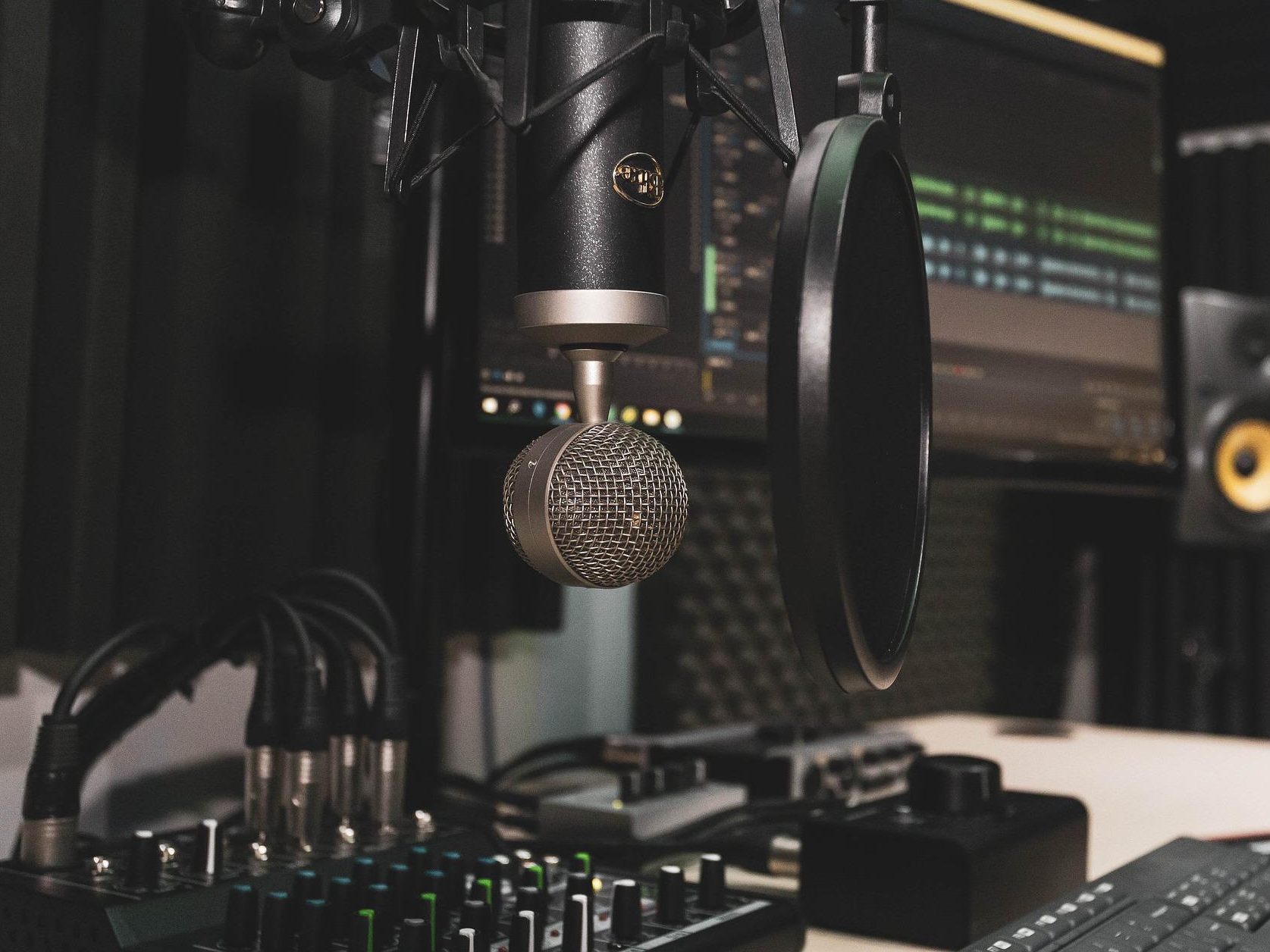 Der Radiotest 2021/2022 zeigt, dass die ORF-Radios etwas an Reichweite verloren haben, während die Privatsender dazugewinnen konnten.