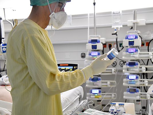 0,98 Prozent der Omikron-Infizierten landen im Krankenhaus 0,98 Prozent der Omikron-Infizierten landen im Krankenhaus