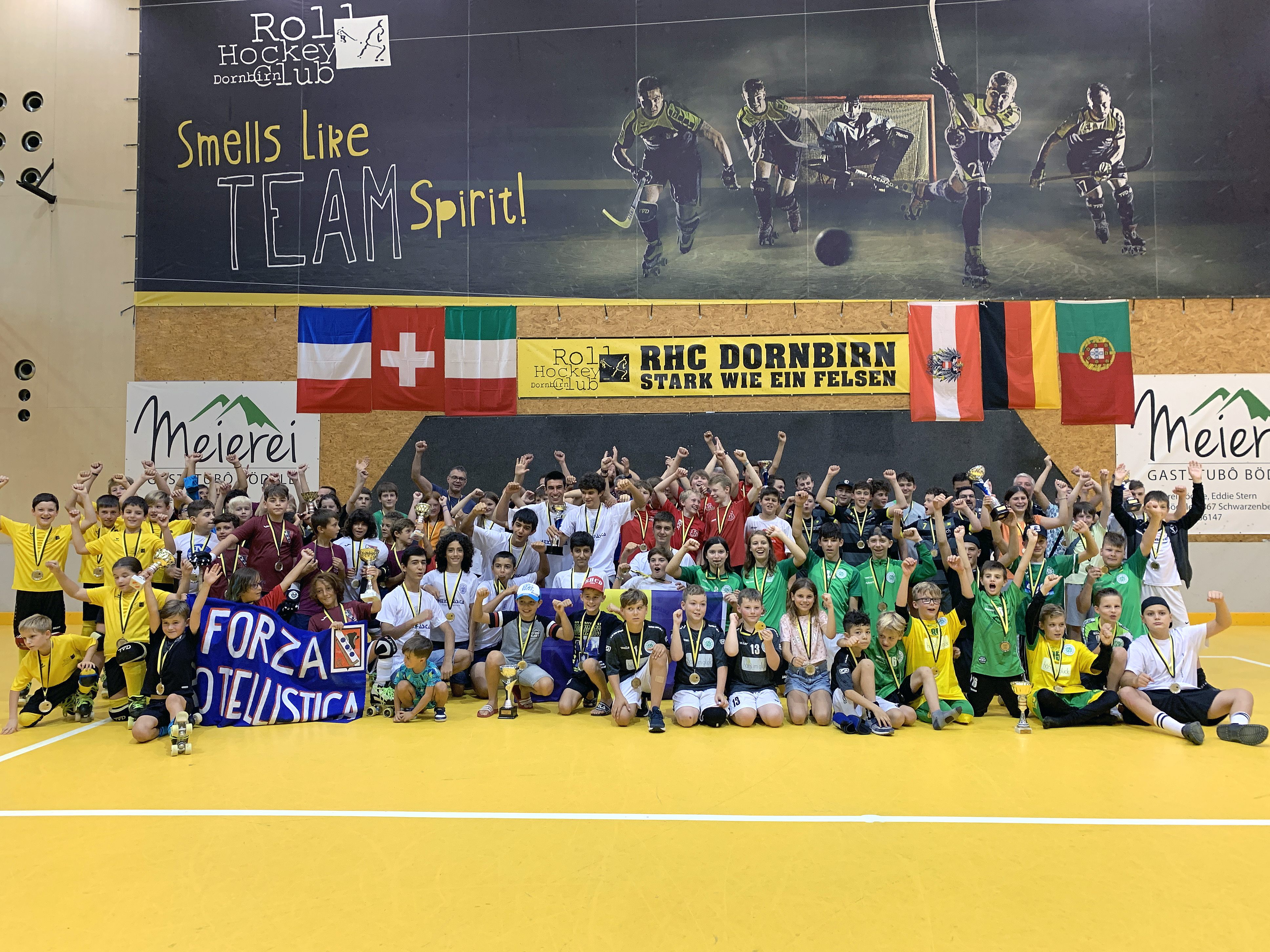 Tolle Stimmung herrschte beim 6. Internationalen Rollhockey-Turnier in der Dornbirner Stadthalle. Tolle Stimmung herrschte beim 6. Internationalen Rollhockey-Turnier in der Dornbirner Stadthalle.
