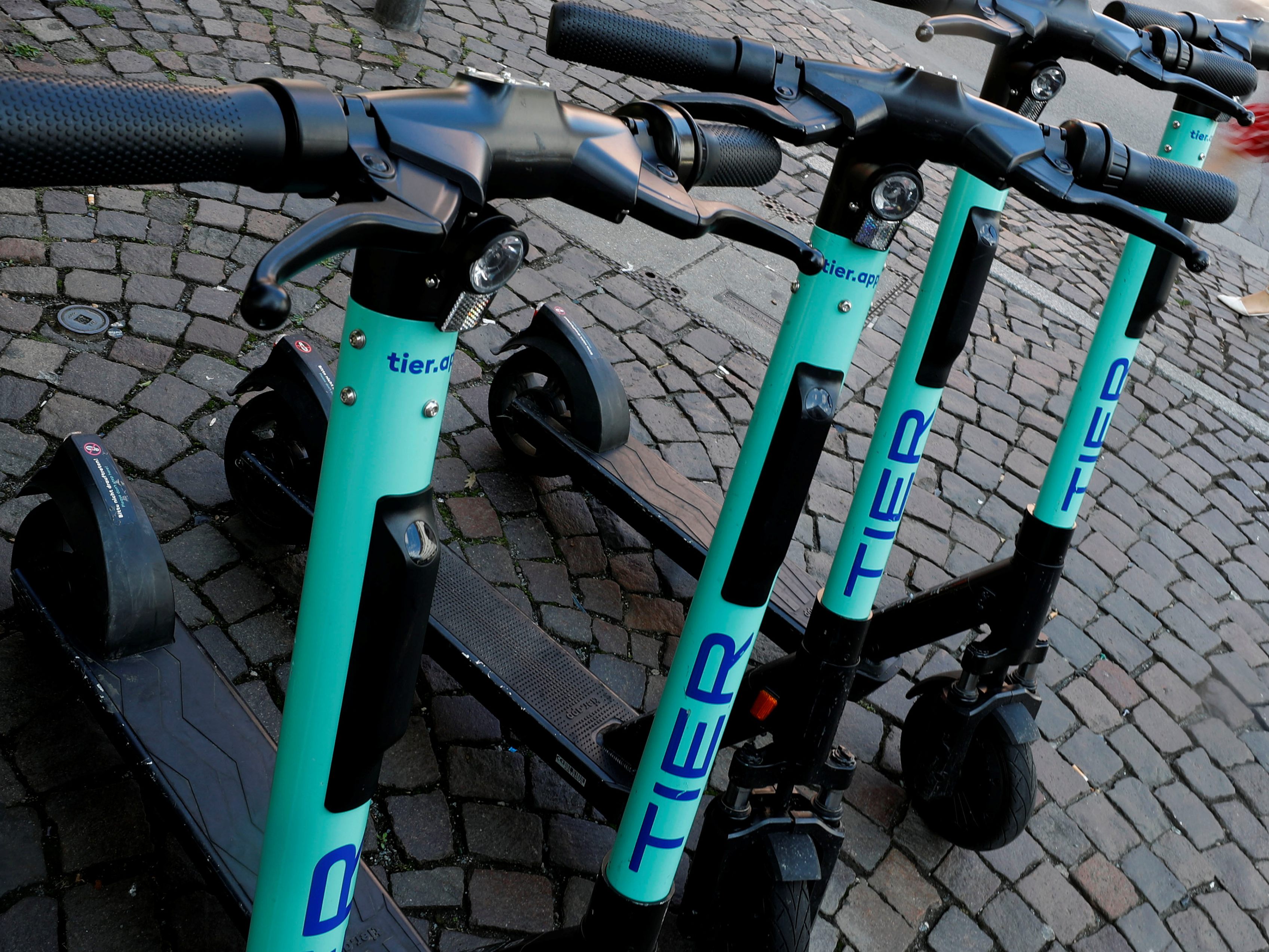 Der deutsche E-Scooter-Anbieter Tier baut 180 Arbeitsplätze ab. Der deutsche E-Scooter-Anbieter Tier baut 180 Arbeitsplätze ab.