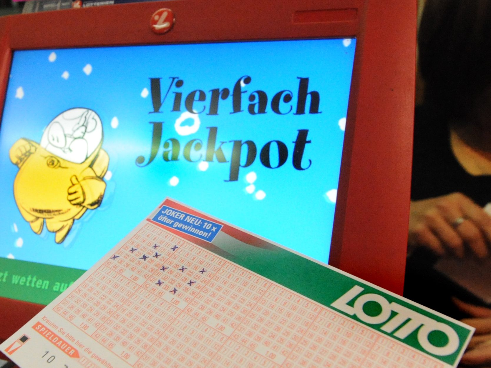 Am Sonntag geht es im Lotto um einen Vierfachjackpot. Am Sonntag geht es im Lotto um einen Vierfachjackpot.