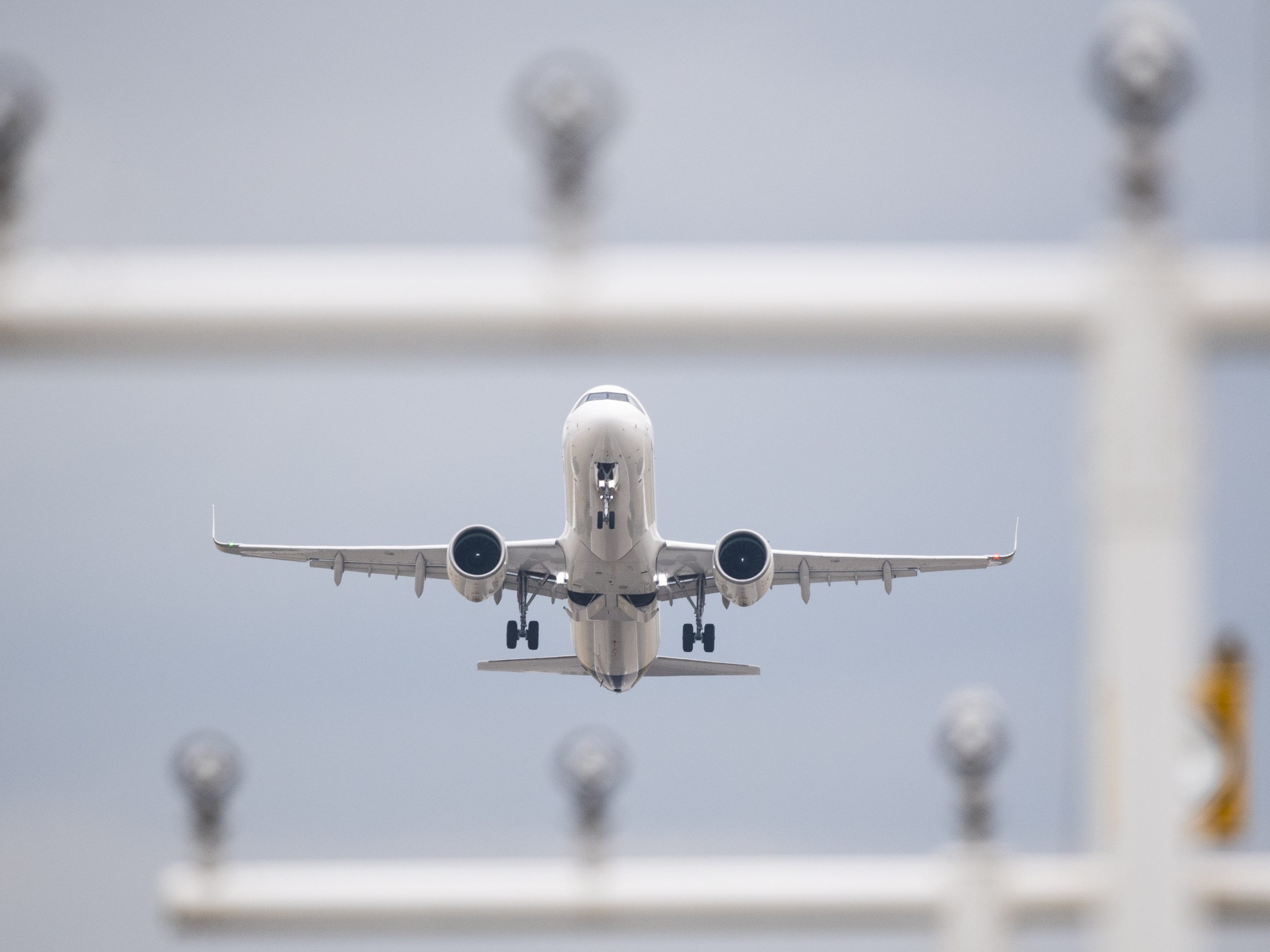 Die Lufthansa verhandelt nach dem Streik-Votum am Wochenende weiterhin mit den Piloten.