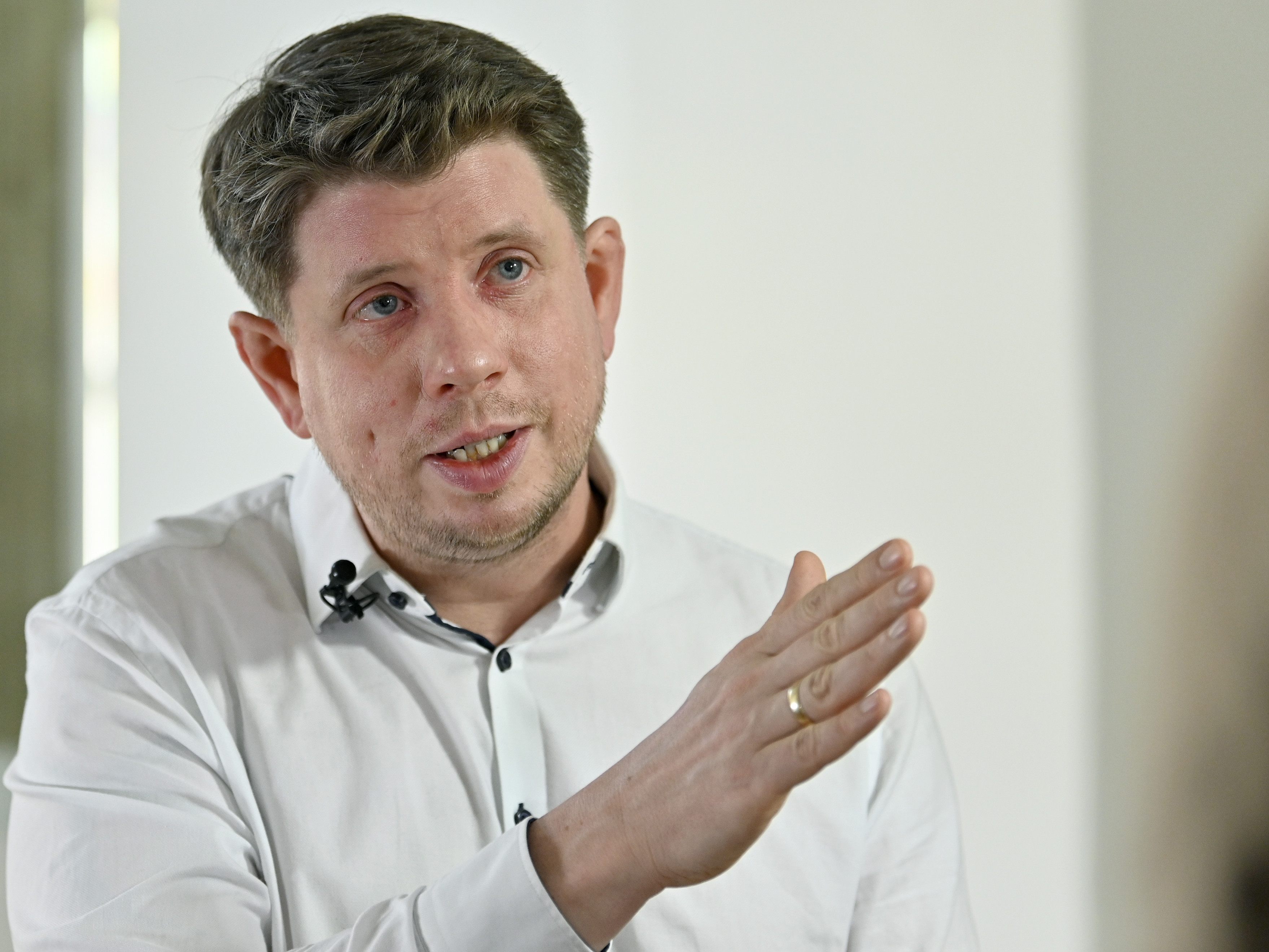 Corona-Experte Klimek befürwortet den Normalbetrieb an Schulen.