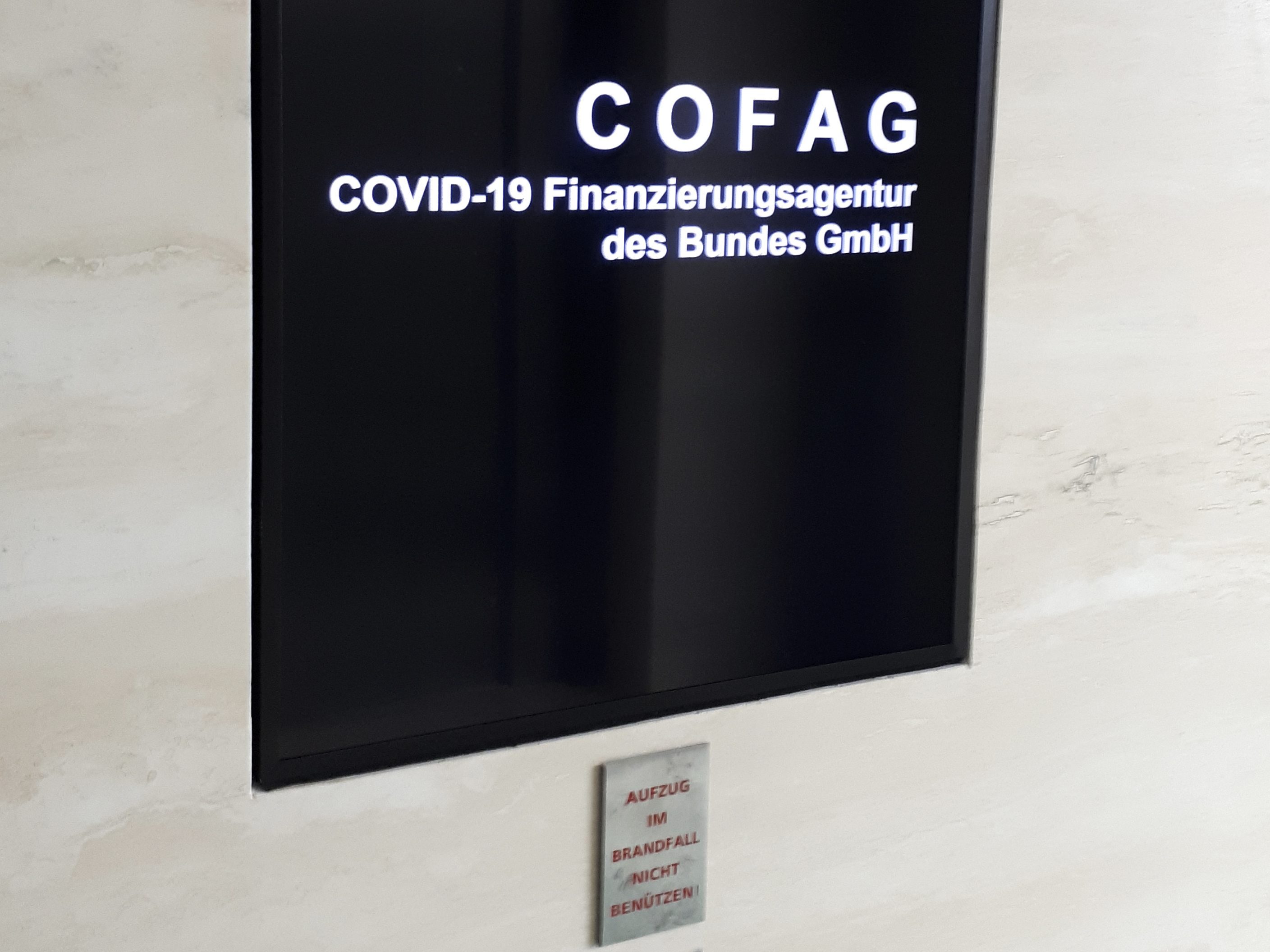 Der Rechnungshof spricht von einem "erheblichen Risiko für Überförderungen durch die COFAG. Der Rechnungshof spricht von einem "erheblichen Risiko für Überförderungen durch die COFAG.