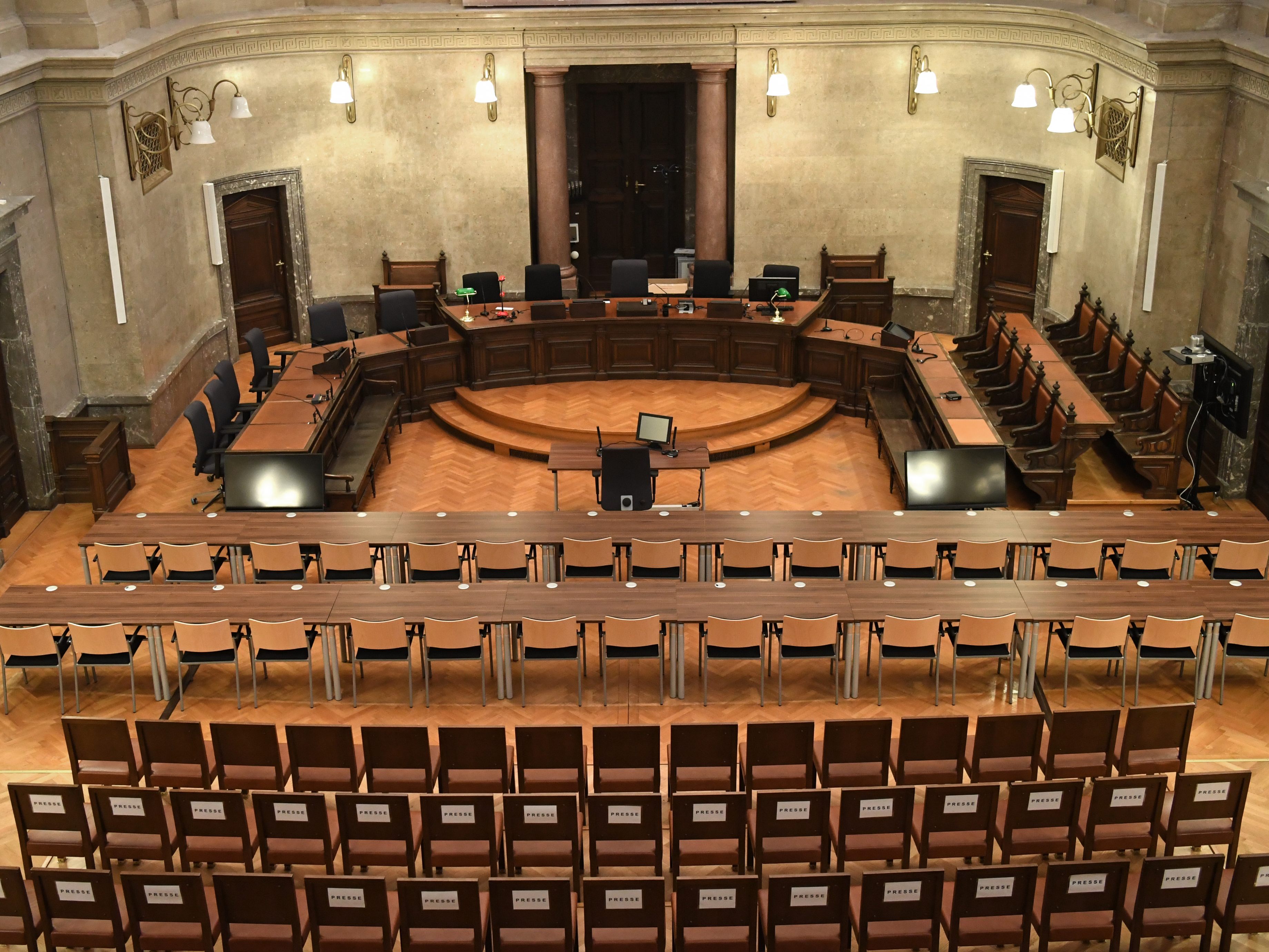 Ein Staatsverweigerer wurde am Wiener Landesgericht zu bedingter Haft verurteilt.