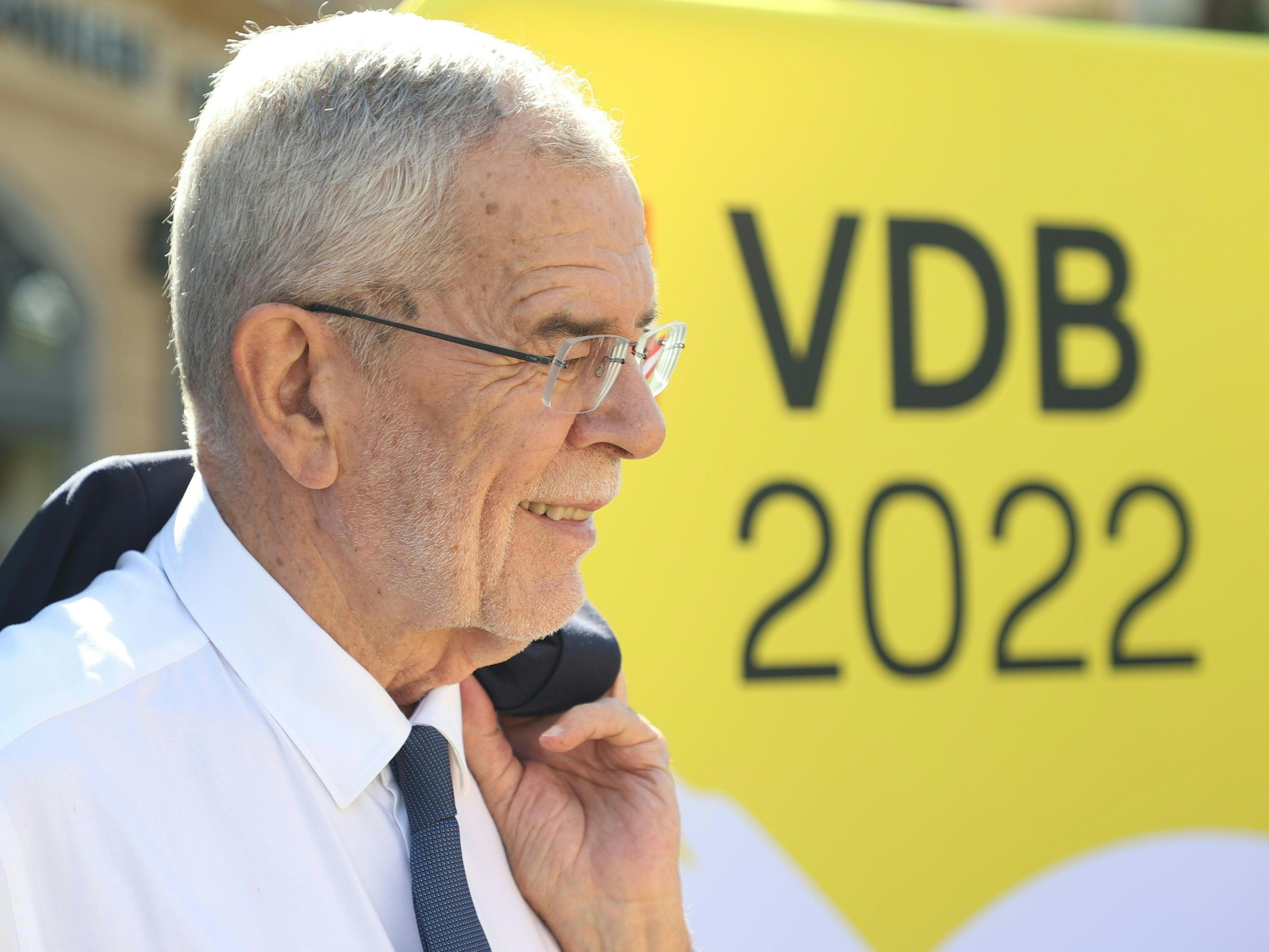 Bundespräsident Van der Bellen erklärte auf TikTok, der Unfall sei "nid a so wild gwest". Bundespräsident Van der Bellen erklärte auf TikTok, der Unfall sei "nid a so wild gwest".