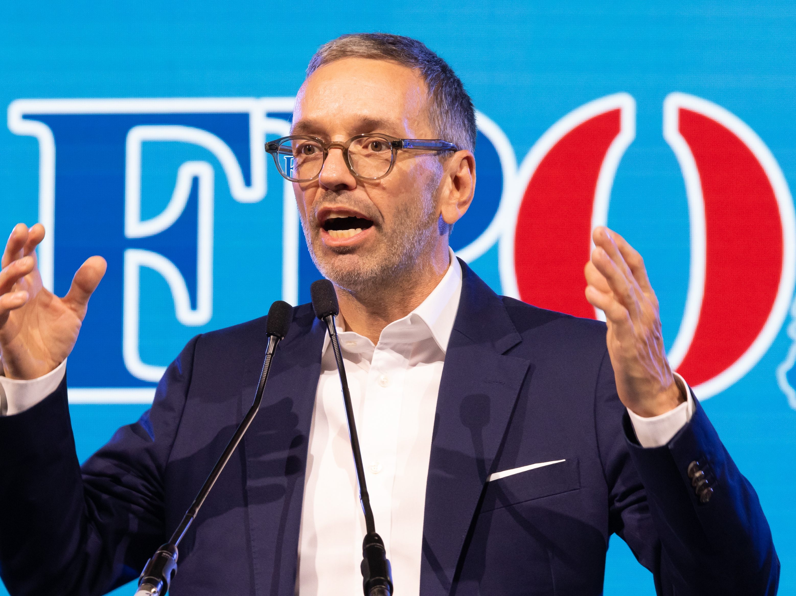 Für Kickl sind die Russland-Sanktionen "ein Knieschuss für die heimische Wirtschaft". Für Kickl sind die Russland-Sanktionen "ein Knieschuss für die heimische Wirtschaft".