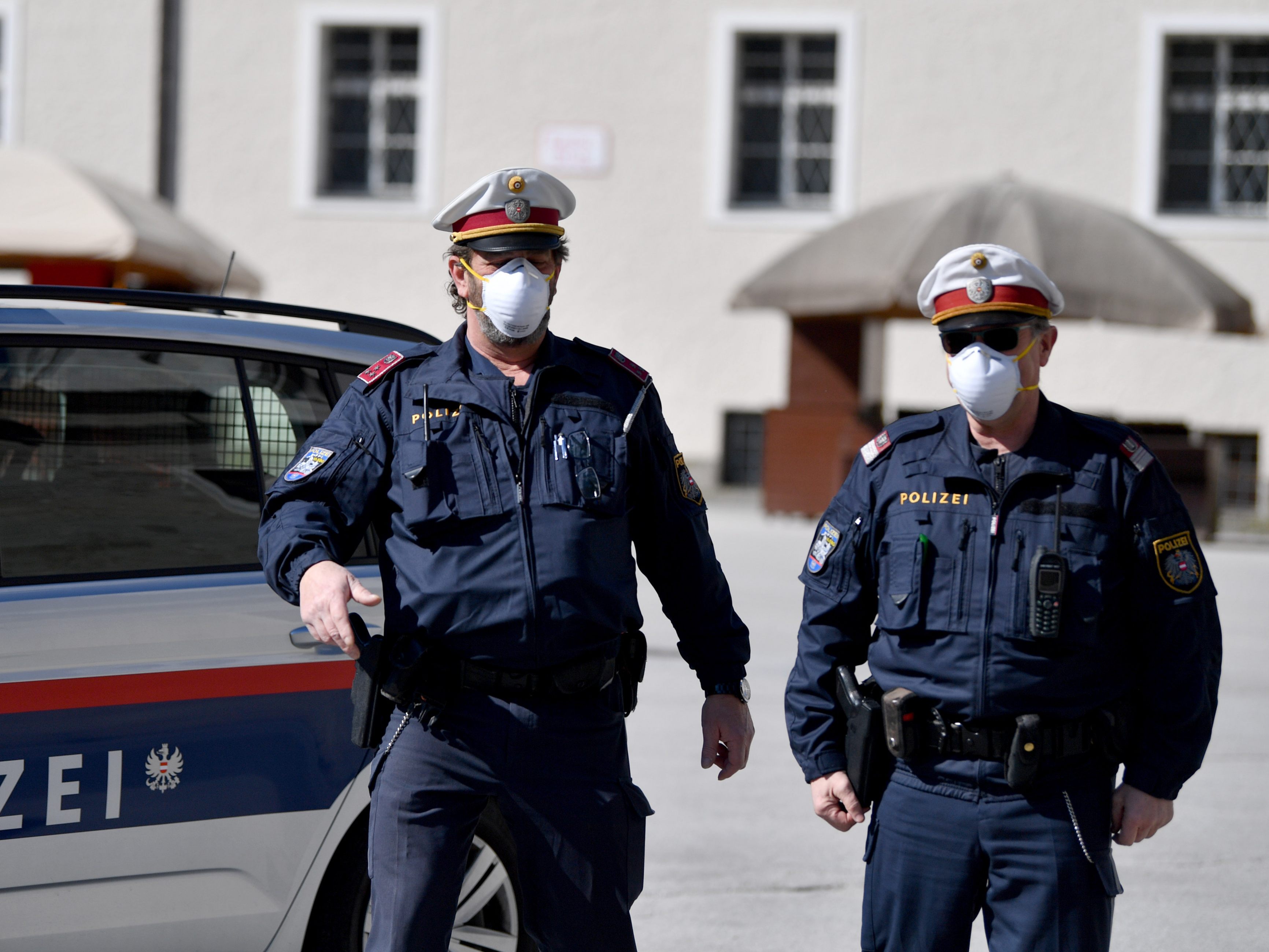 Ein aggressiver man verletzte zwei Polizisten in Wien-Favoriten.