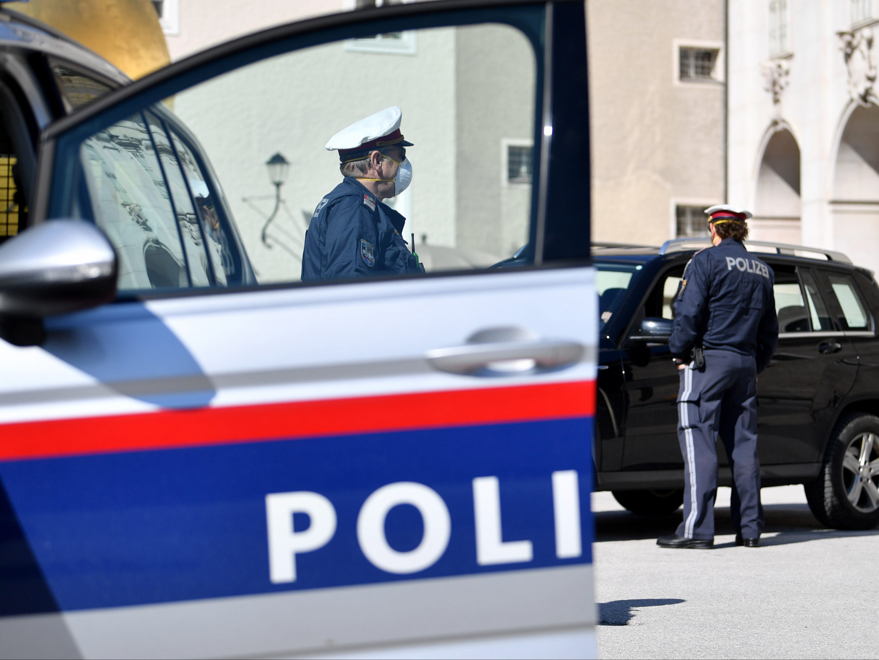 Ein 26-Jähriger bedrohte seinen Mitbewohner in Wien-Leopoldstadt mit dem Messer. Ein 26-Jähriger bedrohte seinen Mitbewohner in Wien-Leopoldstadt mit dem Messer.