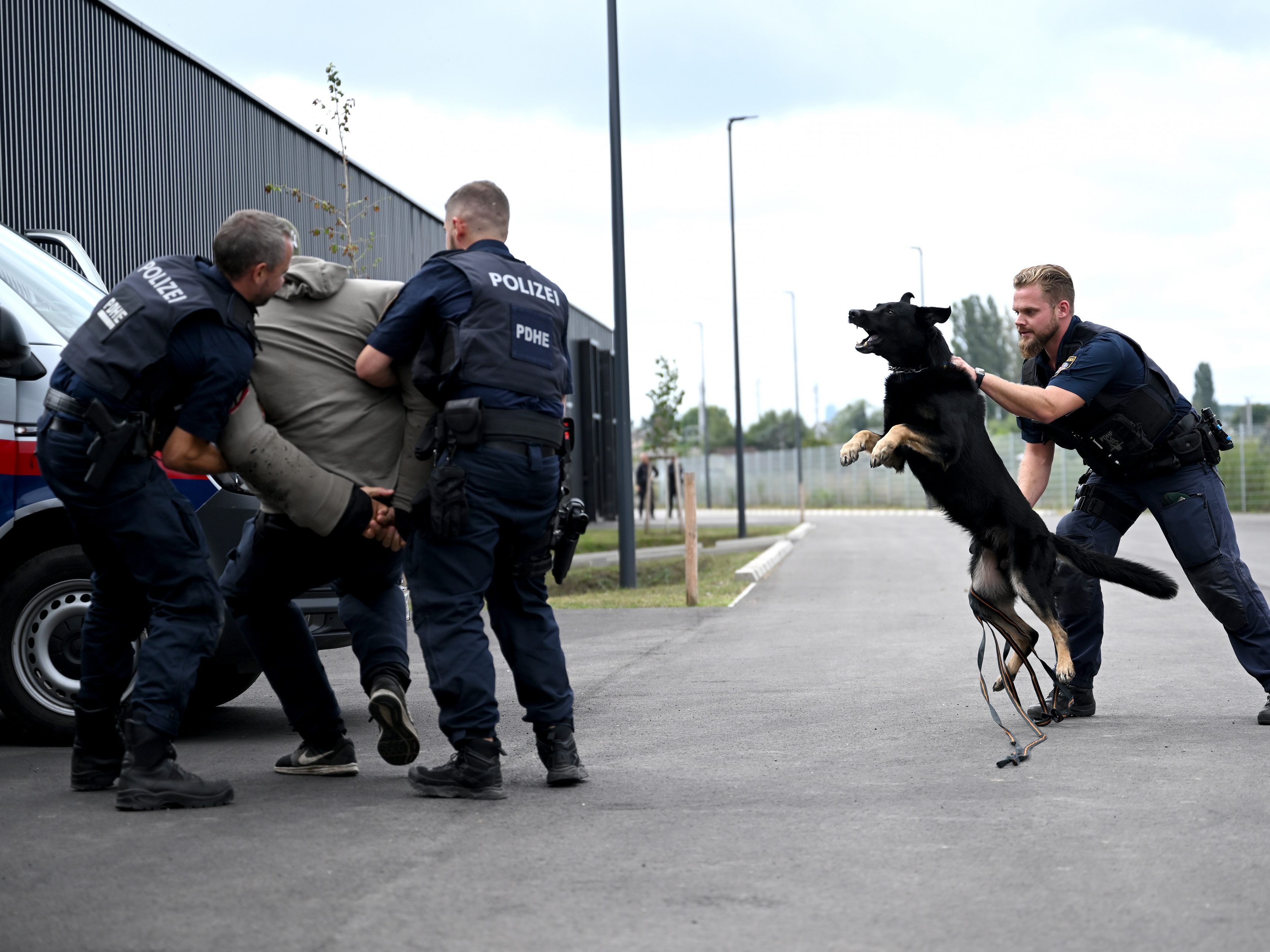 Am Mittwoch wurde das neue Polizei-Einsatztrainingszentrum in Süßenbrunn in der Wiener Donaustadt eröffnet.