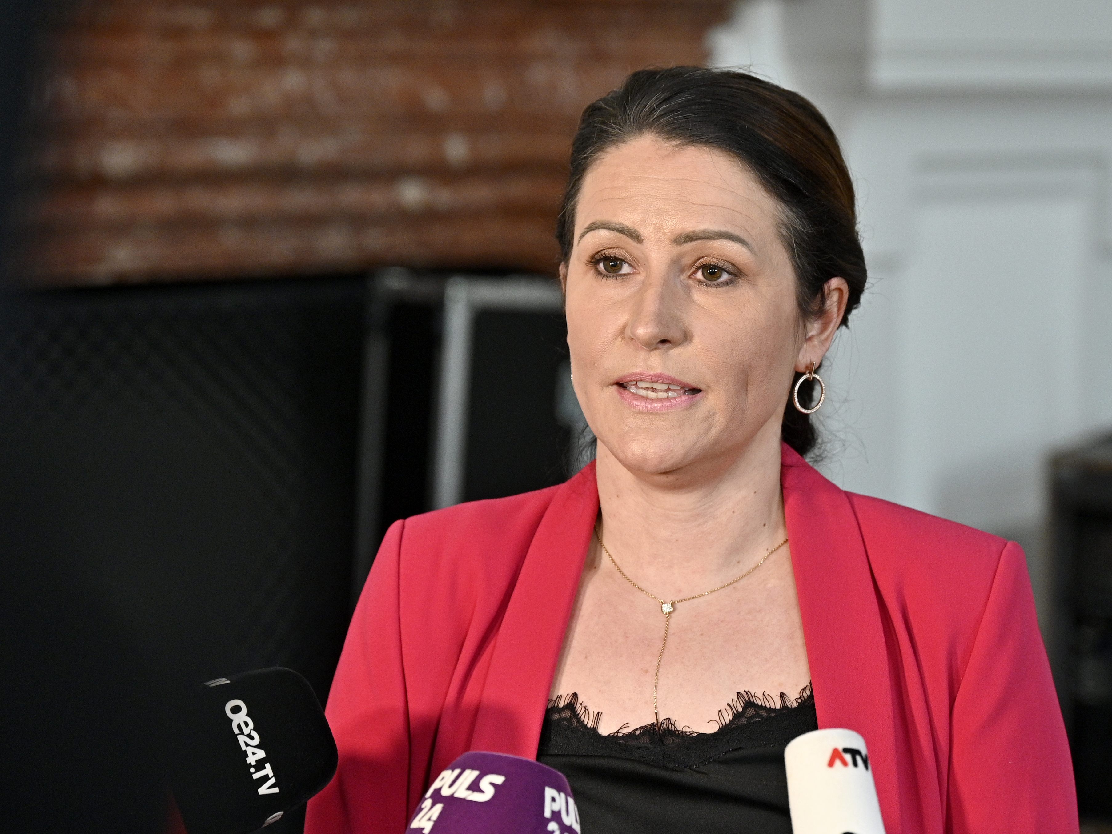 Präsidentin der Staatsanwälte-Vereinigung nicht für "Hass im Netz-Staatsanwaltschaft". Präsidentin der Staatsanwälte-Vereinigung nicht für "Hass im Netz-Staatsanwaltschaft".