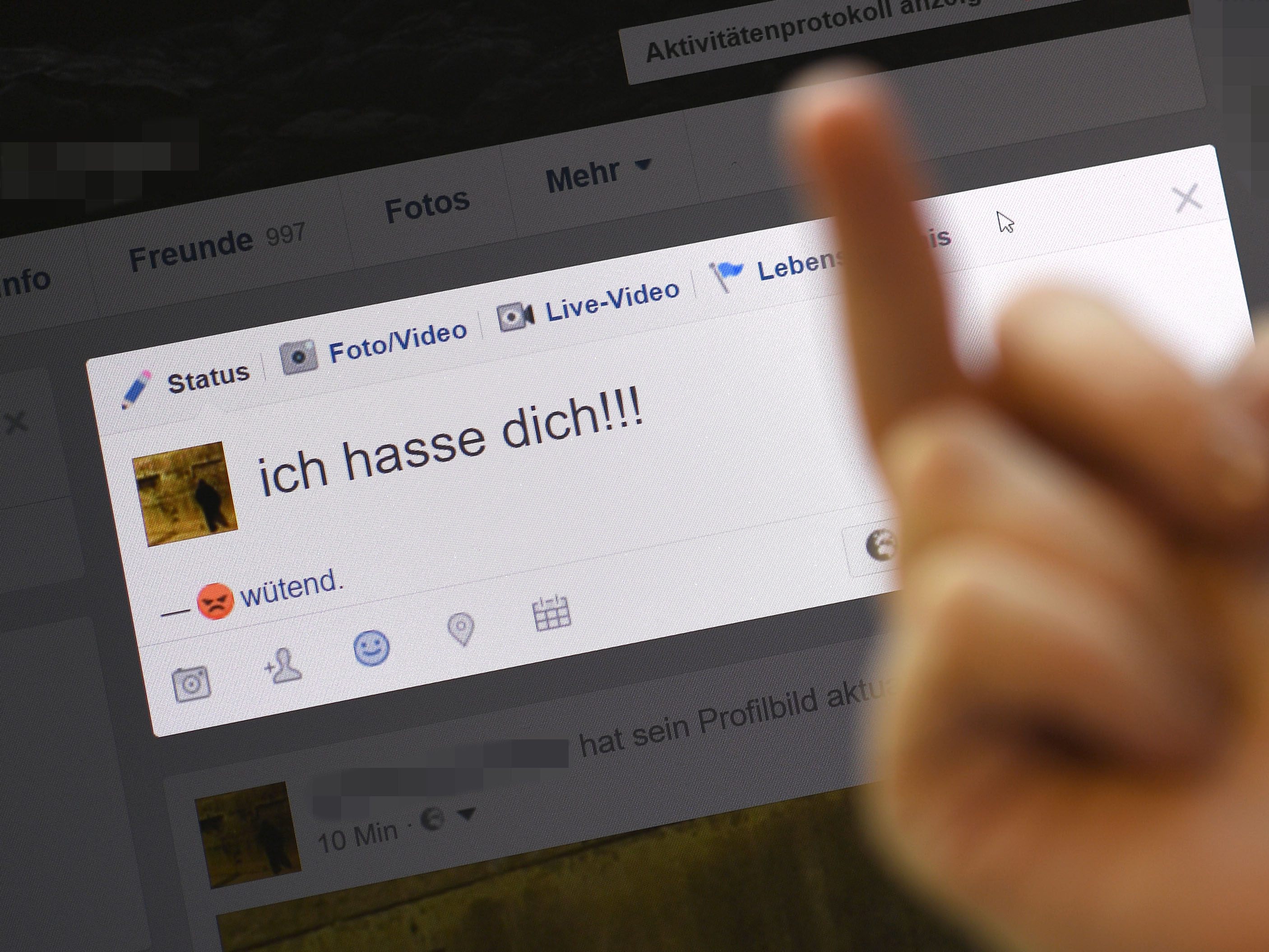 Strengere Strafen bei Hass im Netz? Die Mehrheit ist dafür. Strengere Strafen bei Hass im Netz? Die Mehrheit ist dafür.