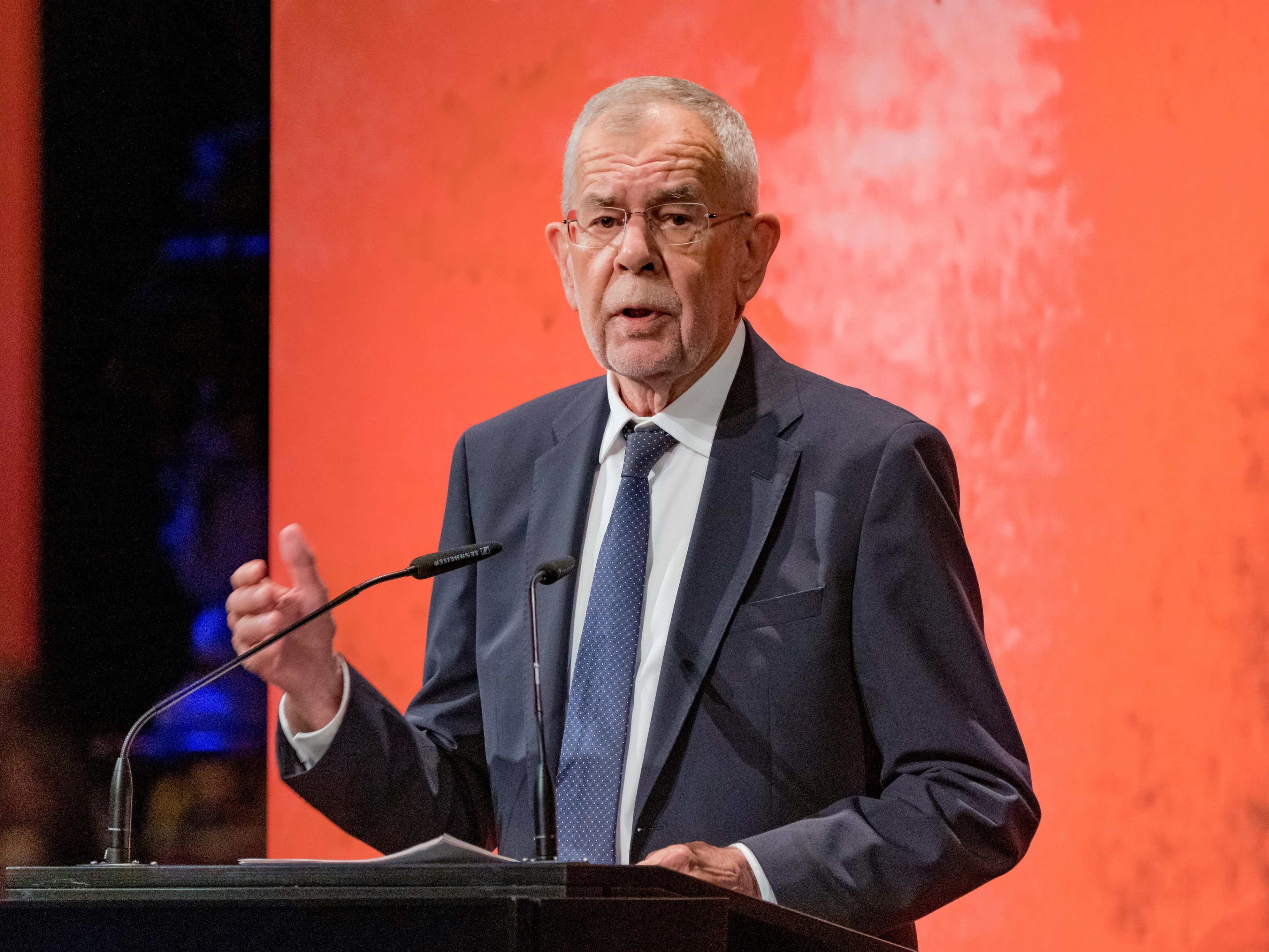 BP-Wahl: Tadel für Rosenkranz kommt von Van der Bellen. BP-Wahl: Tadel für Rosenkranz kommt von Van der Bellen.