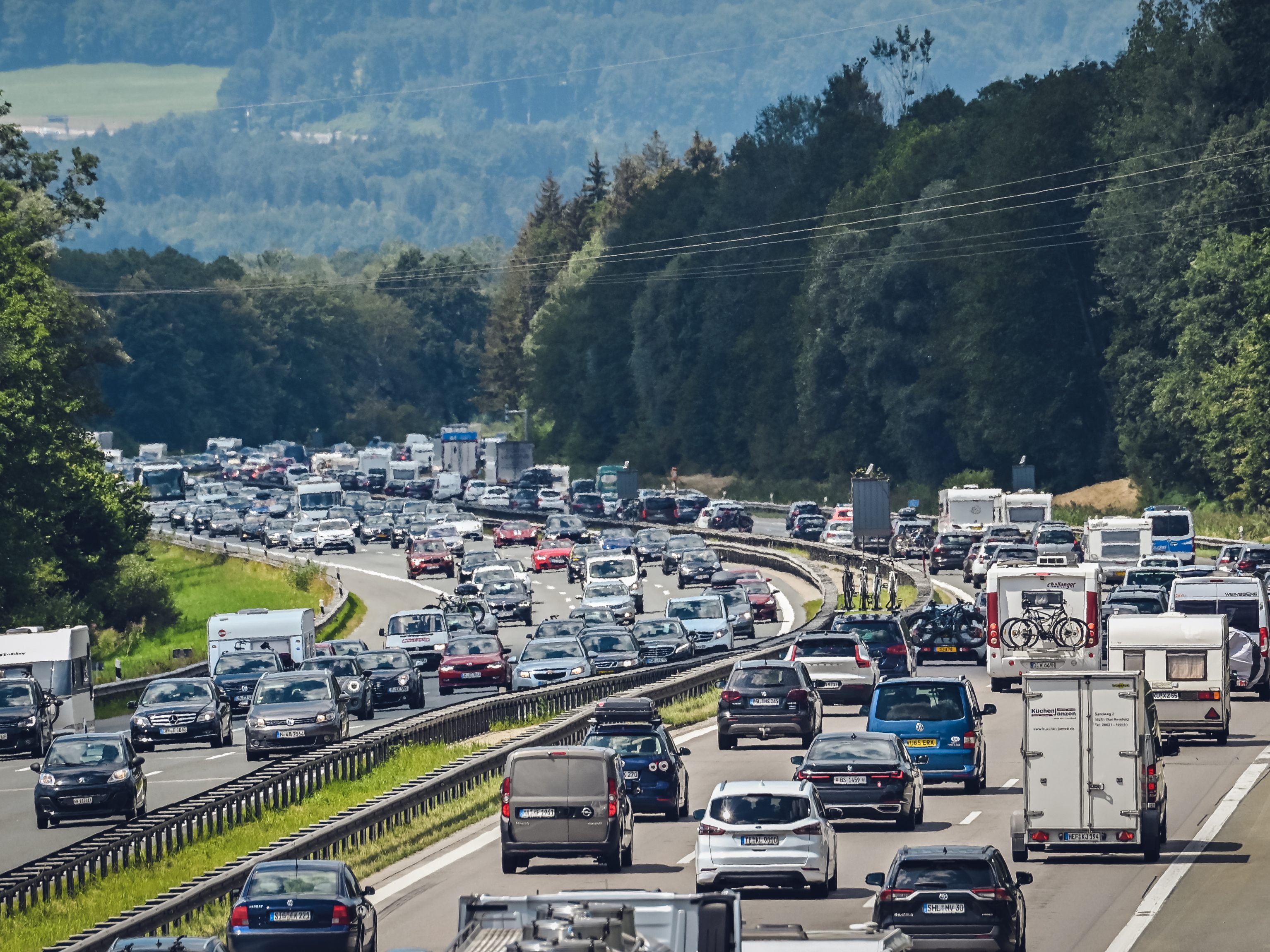Auch am letzten August-Wochenende warnt der ARBÖ vor zahlreichen Staus. Auch am letzten August-Wochenende warnt der ARBÖ vor zahlreichen Staus.