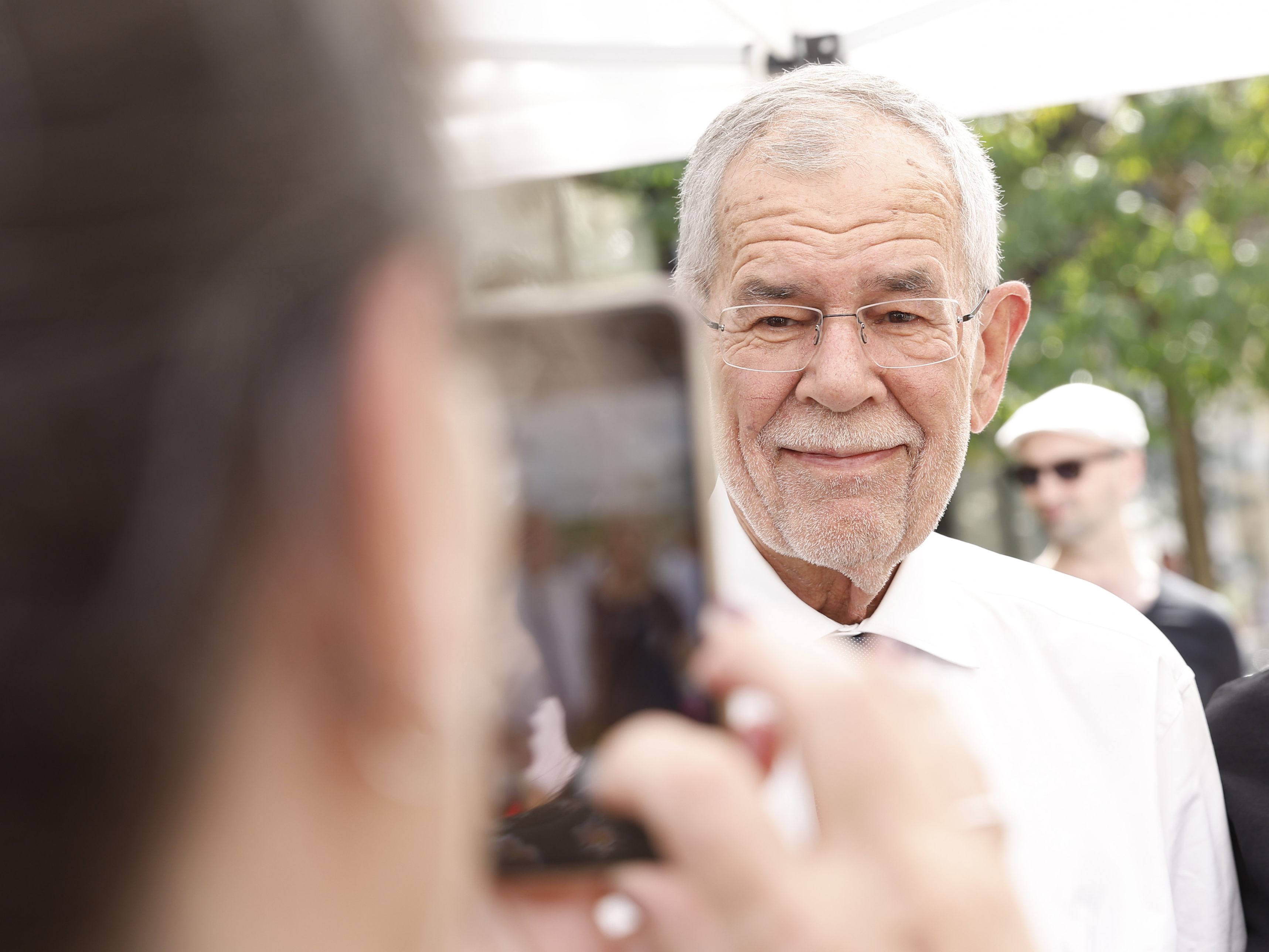 Das beste Ergebnis eines "unabhängigen" Kandidaten bei der Bundespräsidentenwahl erreichte Alexander Van der Bellen im Jahr 2016. Das beste Ergebnis eines "unabhängigen" Kandidaten bei der Bundespräsidentenwahl erreichte Alexander Van der Bellen im Jahr 2016.