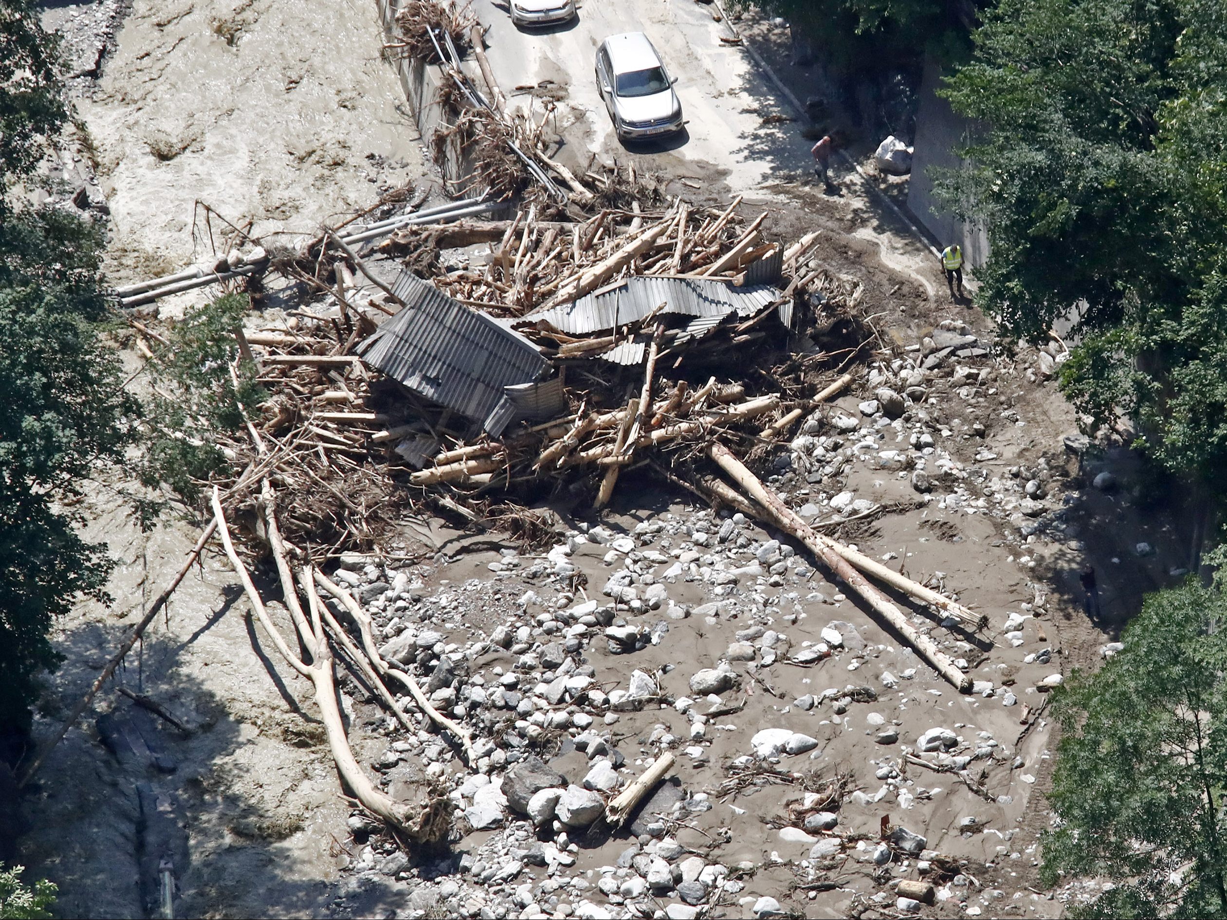 Unwetter in Kärnten und der Steiermark legten den Zugverkehr teilweise lahm.