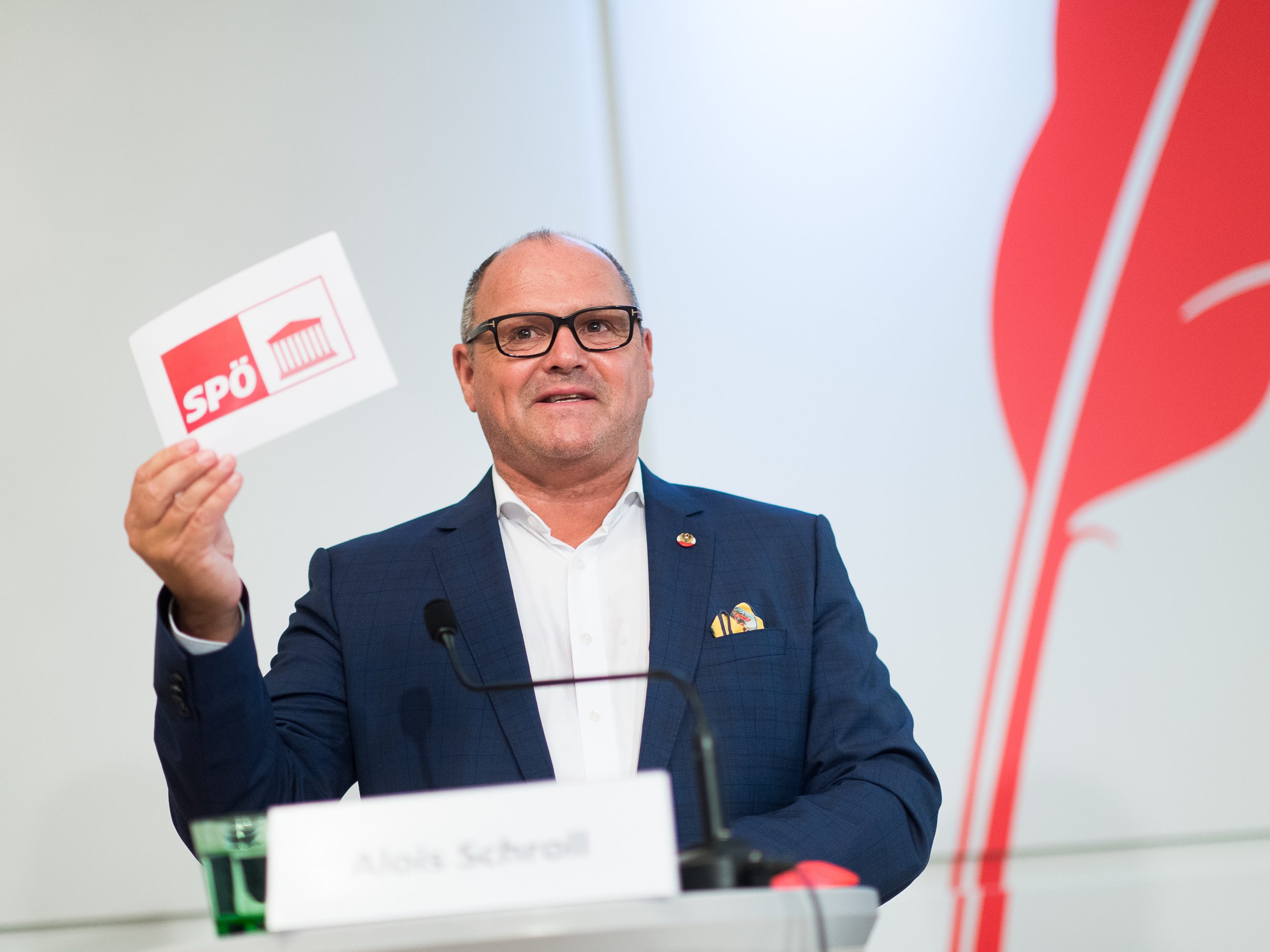SPÖ-Energiesprecher Alois Schroll fordert eine soziale Staffelung beim Strompreisdeckel. SPÖ-Energiesprecher Alois Schroll fordert eine soziale Staffelung beim Strompreisdeckel.