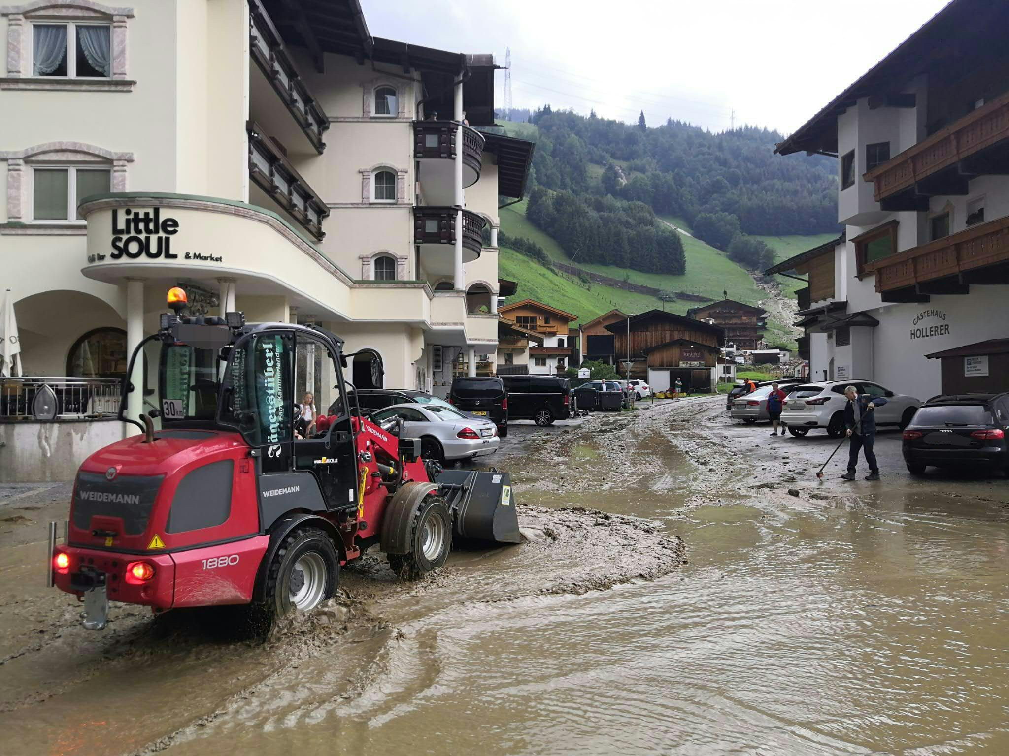 Die Unwetter sorgten für Schäden in Tirol, Salzburg und Kärnten.