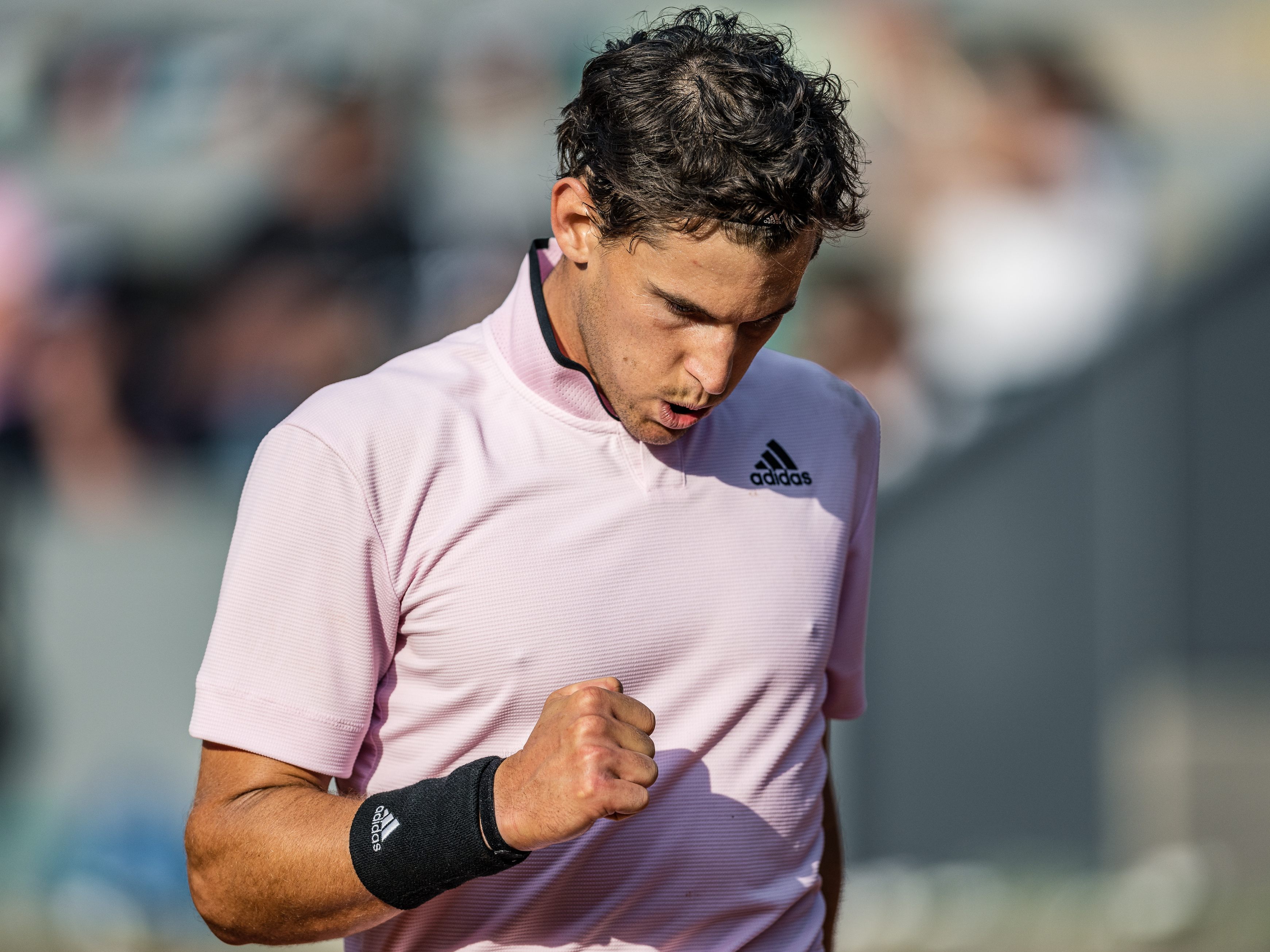 Thiem trifft nach der Abwehr zweier Matchbälle nun auf Dimitrow. Thiem trifft nach der Abwehr zweier Matchbälle nun auf Dimitrow.