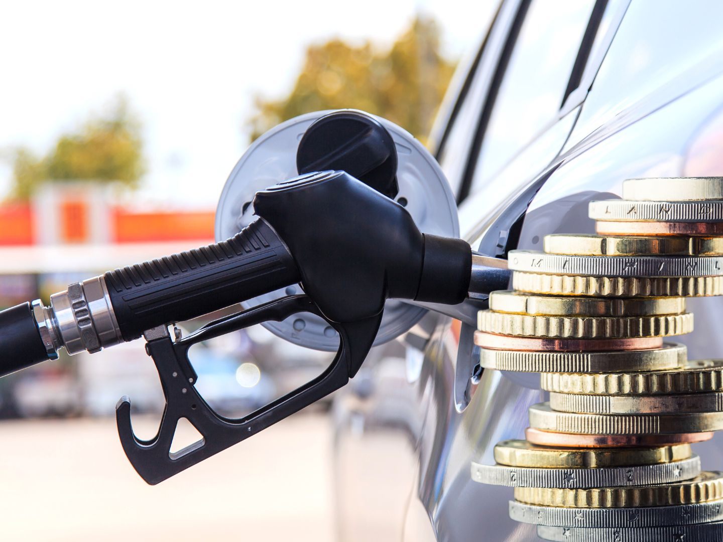 Für Benzin und Diesel zahlt man deutlich weniger als vor ein paar Wochen. Für Benzin und Diesel zahlt man deutlich weniger als vor ein paar Wochen.