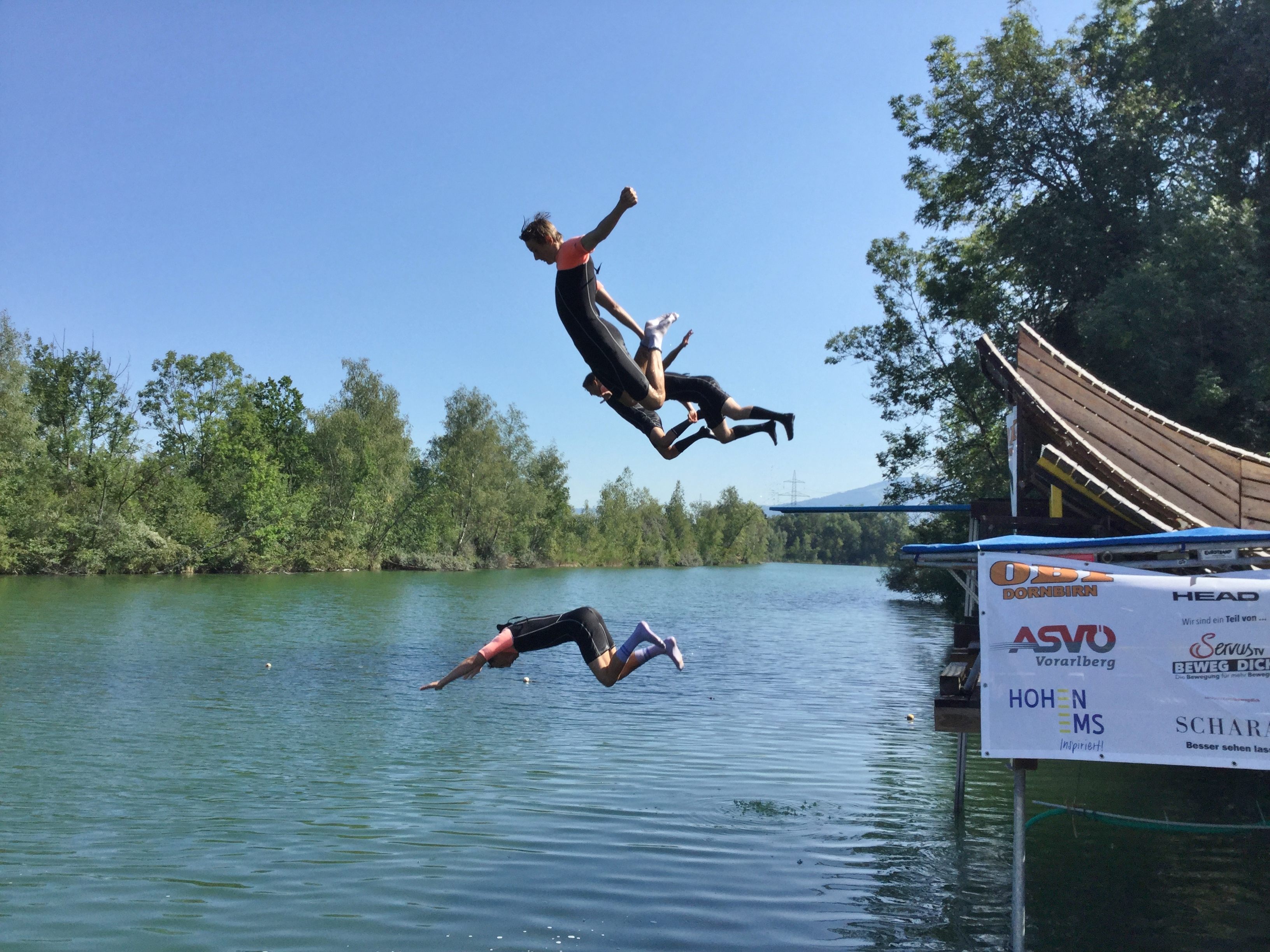 Die Teilnehmer bei den Freestyle-Trainingstagen zeigten spektakuläre Sprünge in den Rheinauen. Die Teilnehmer bei den Freestyle-Trainingstagen zeigten spektakuläre Sprünge in den Rheinauen.