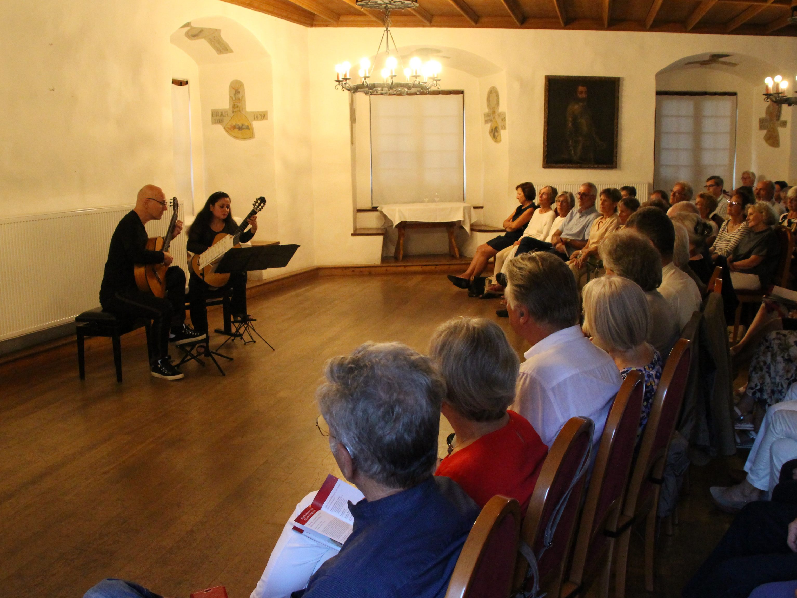 Gitarrenmusik von echten Meistern begeisterte in der Schattenburg Gitarrenmusik von echten Meistern begeisterte in der Schattenburg