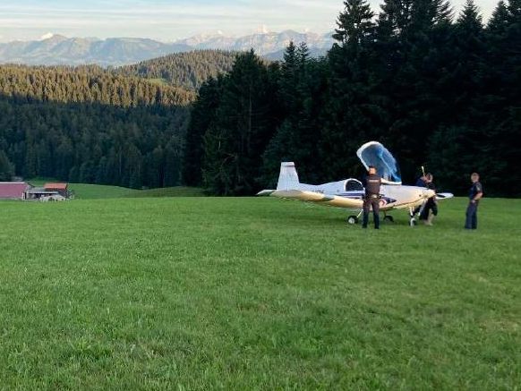 Verletzt wurde niemand, auch das Flugzeug blieb unbeschädigt
