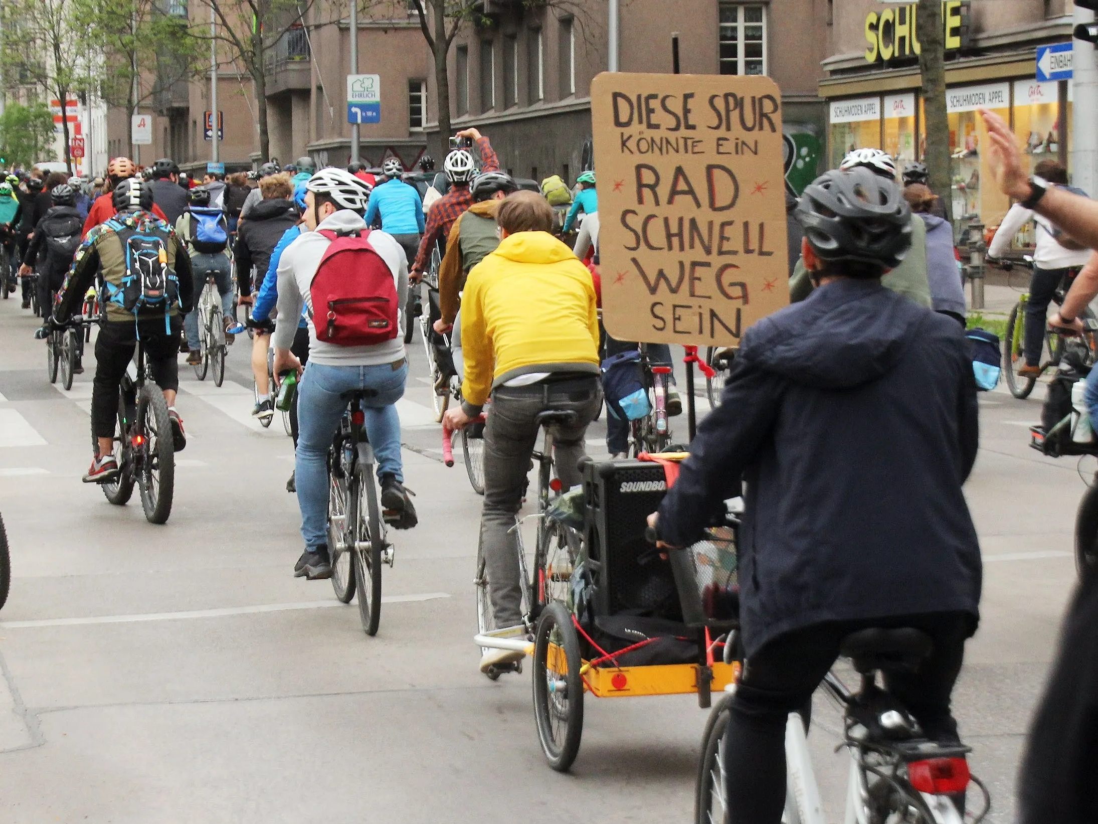 Am 2. September veranstalten Radeln For Future und Parents For Future eine große Rad-Demo in Wien.
