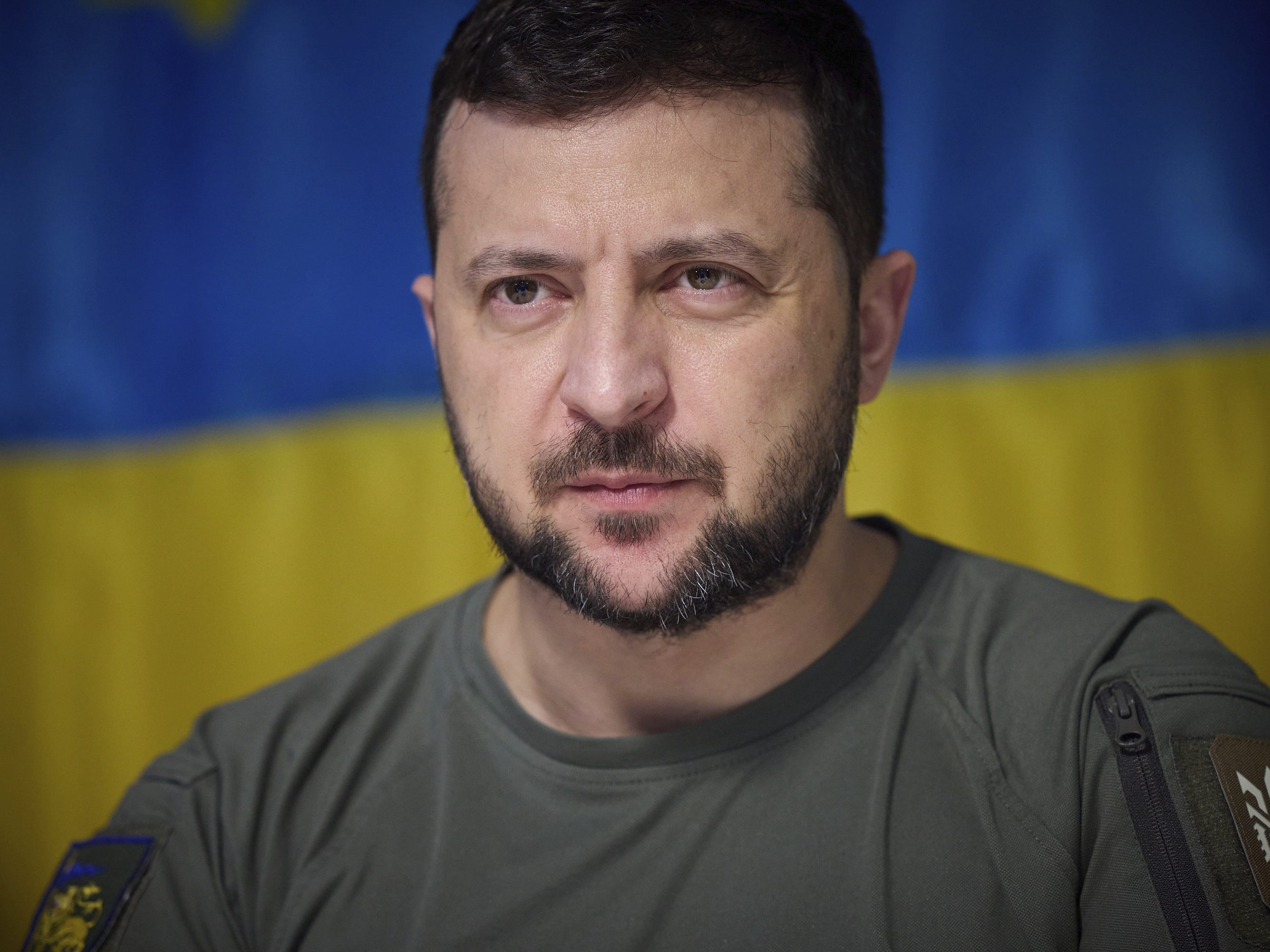 Der ukrainische Präsident räumte die Unterlegenheit seiner Armee im Donbass ein. Der ukrainische Präsident räumte die Unterlegenheit seiner Armee im Donbass ein.