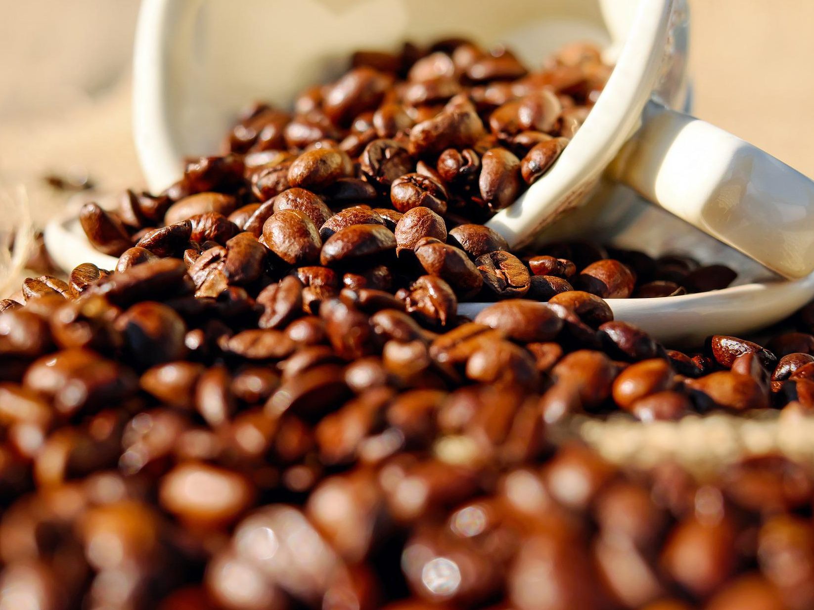 Auch Kaffee wird aufgrund des Extremwetters teuer.