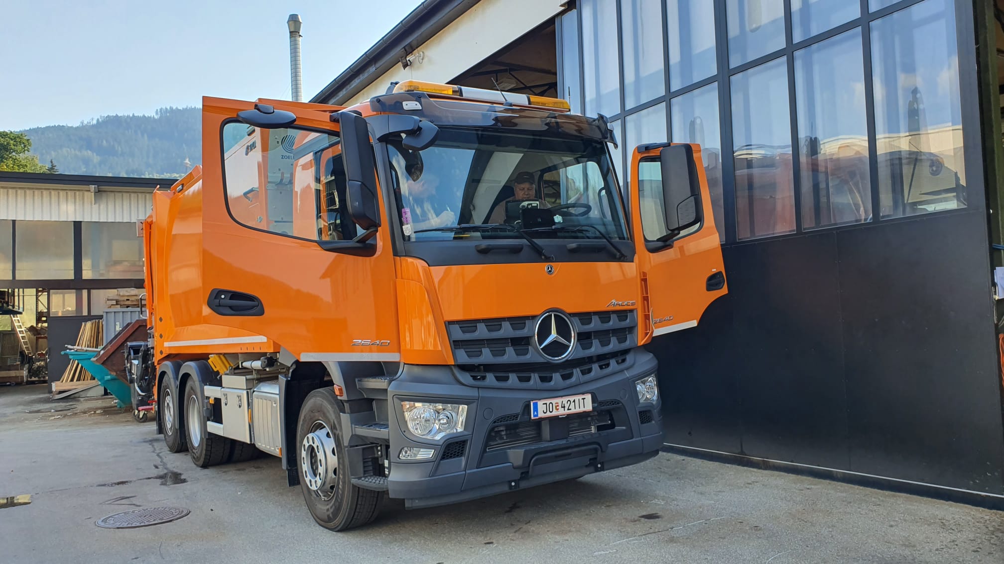 Ein Leih-Lkw dient derzeit zur Überbrückung. 